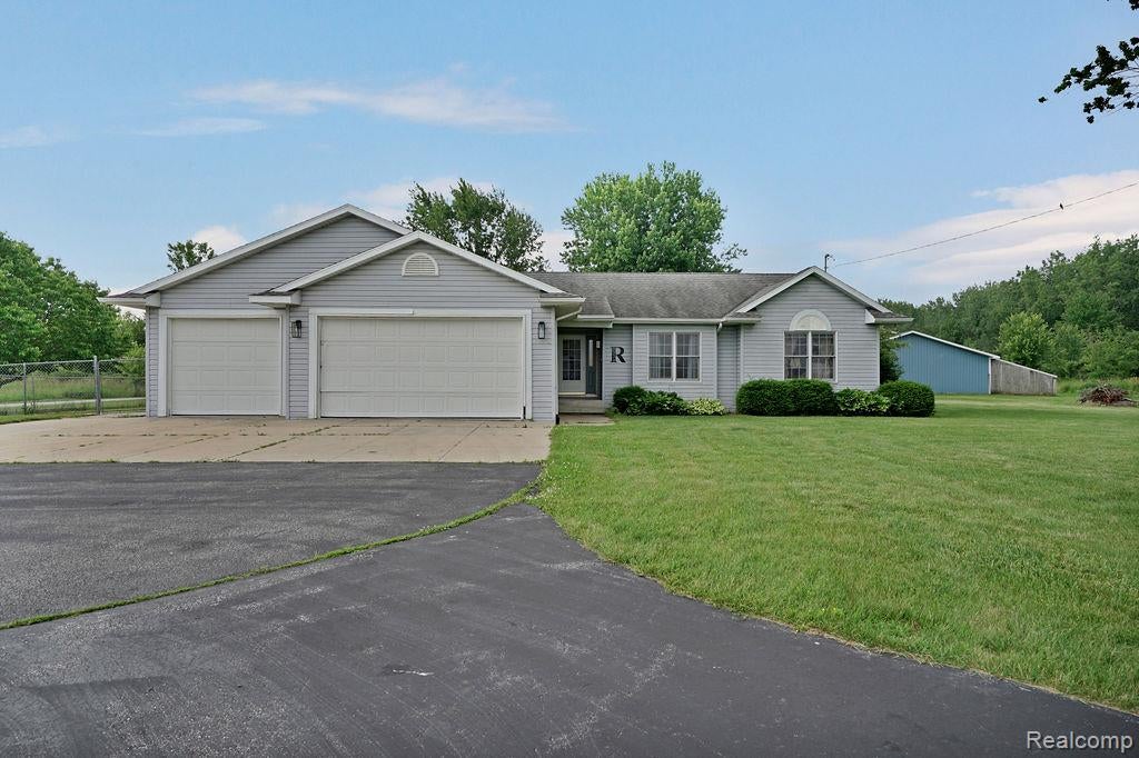 3334 E Freeland Road