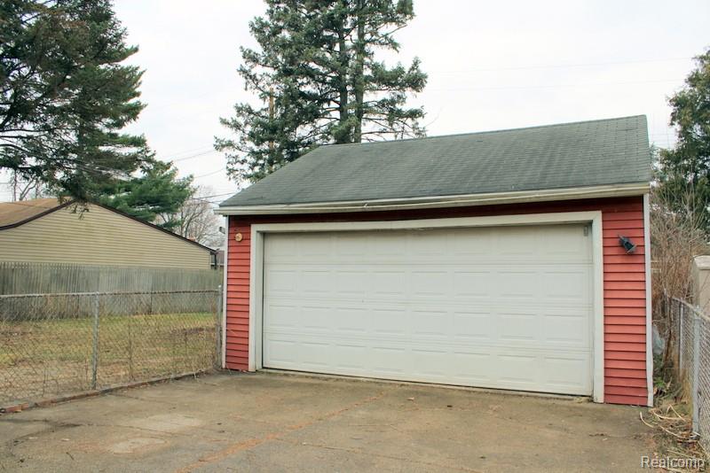 6354 Buckingham Avenue