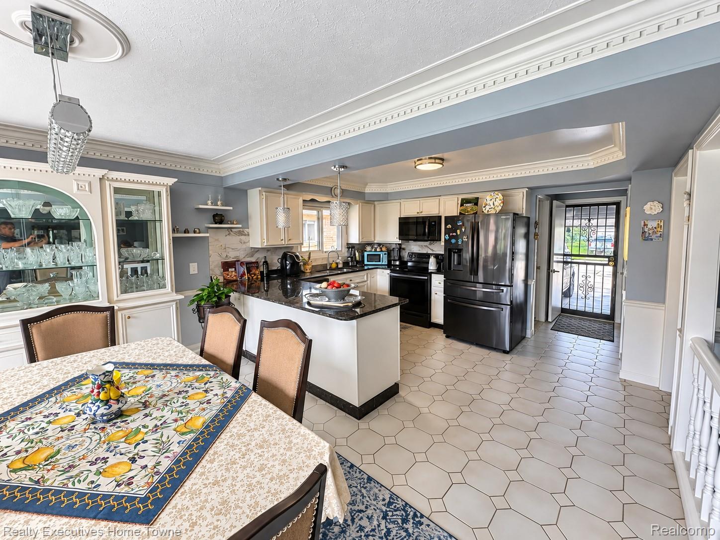 46257 Snowbird Drive