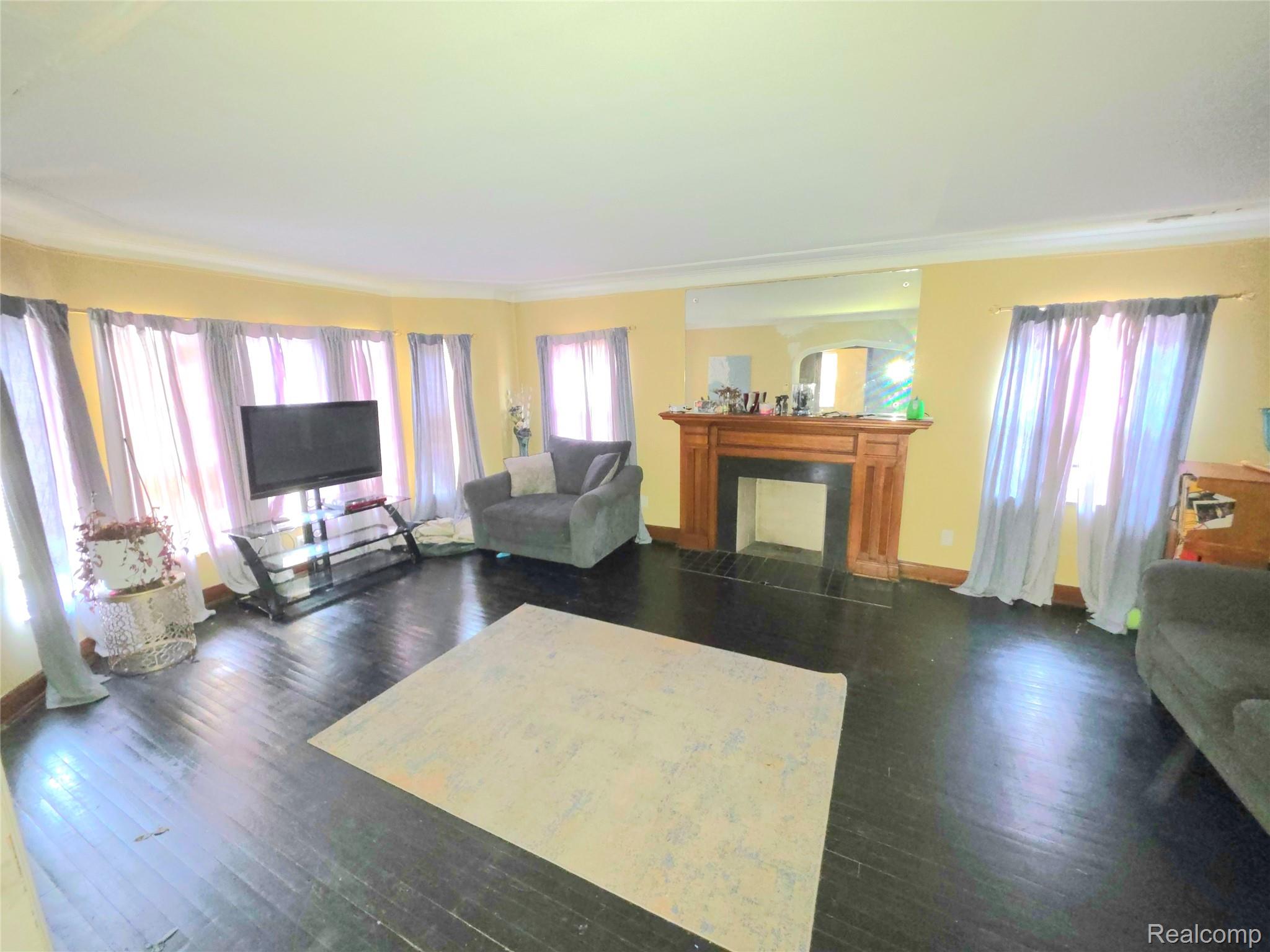 2321 Oakman Boulevard