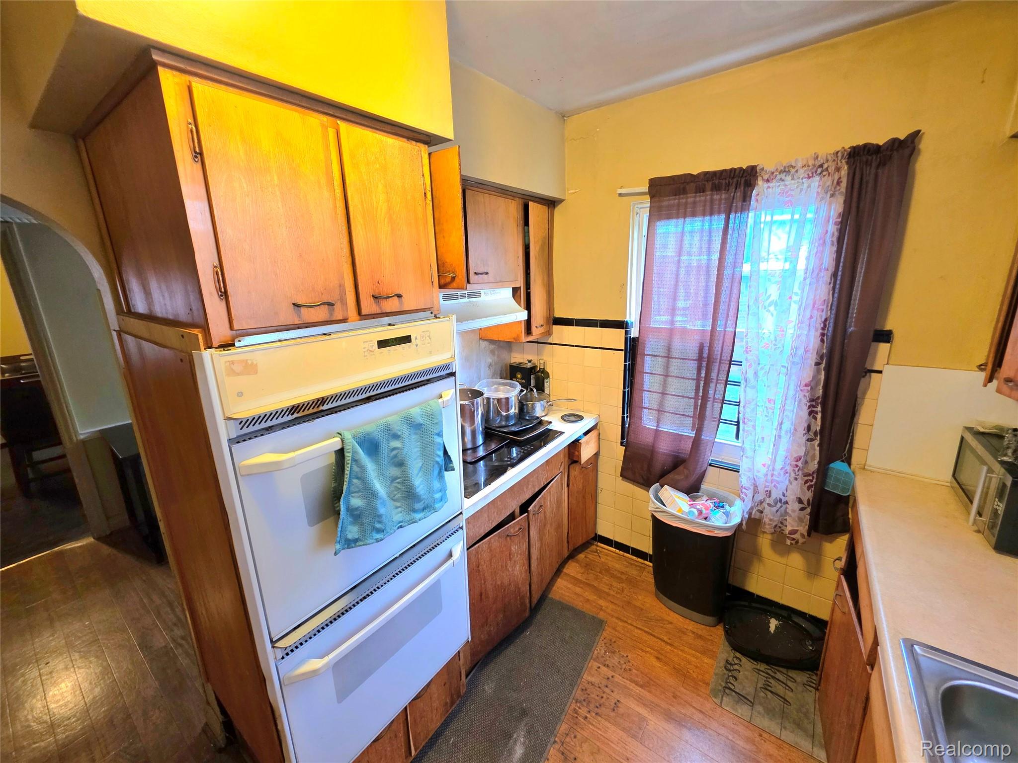 2321 Oakman Boulevard