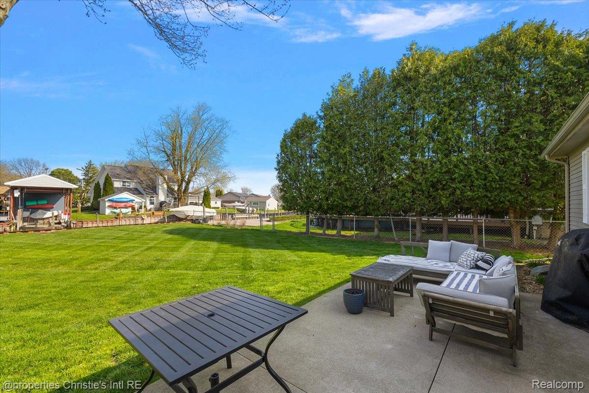 39173 Lakeshore Drive