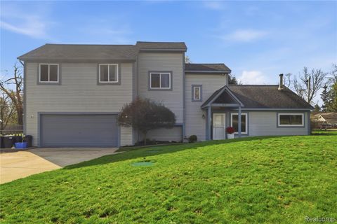 3357 Giddings Boulevard Highland Charter Township MI 48356