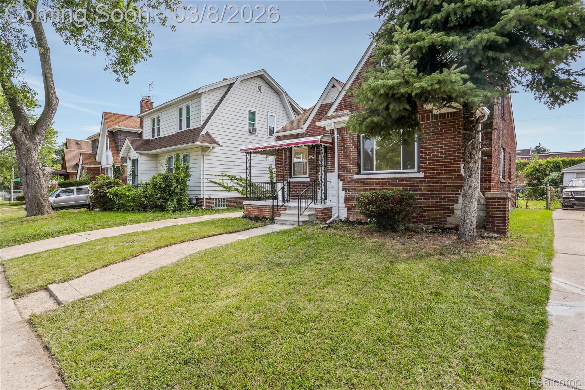 5743 Buckingham Avenue