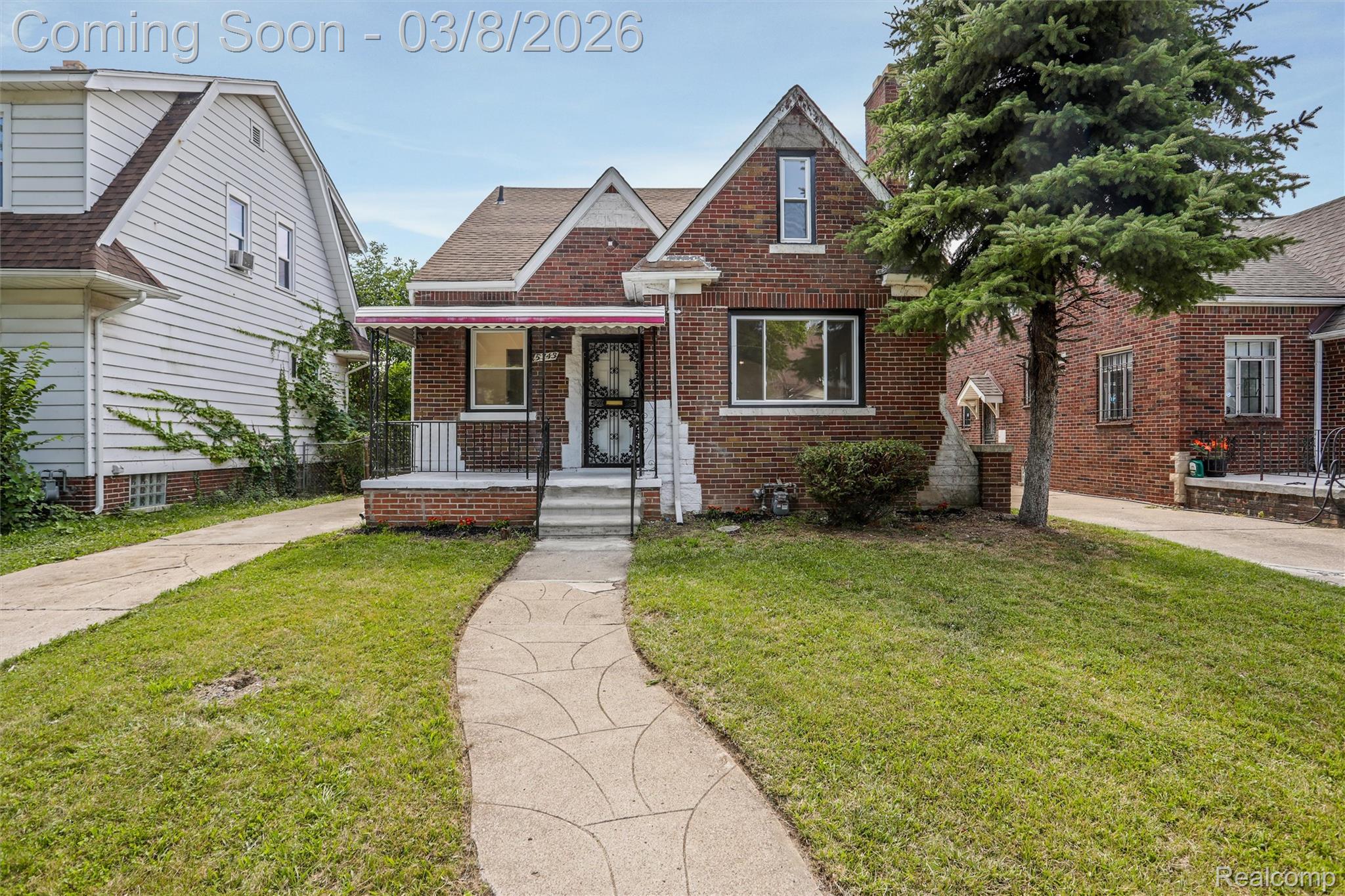 5743 Buckingham Avenue