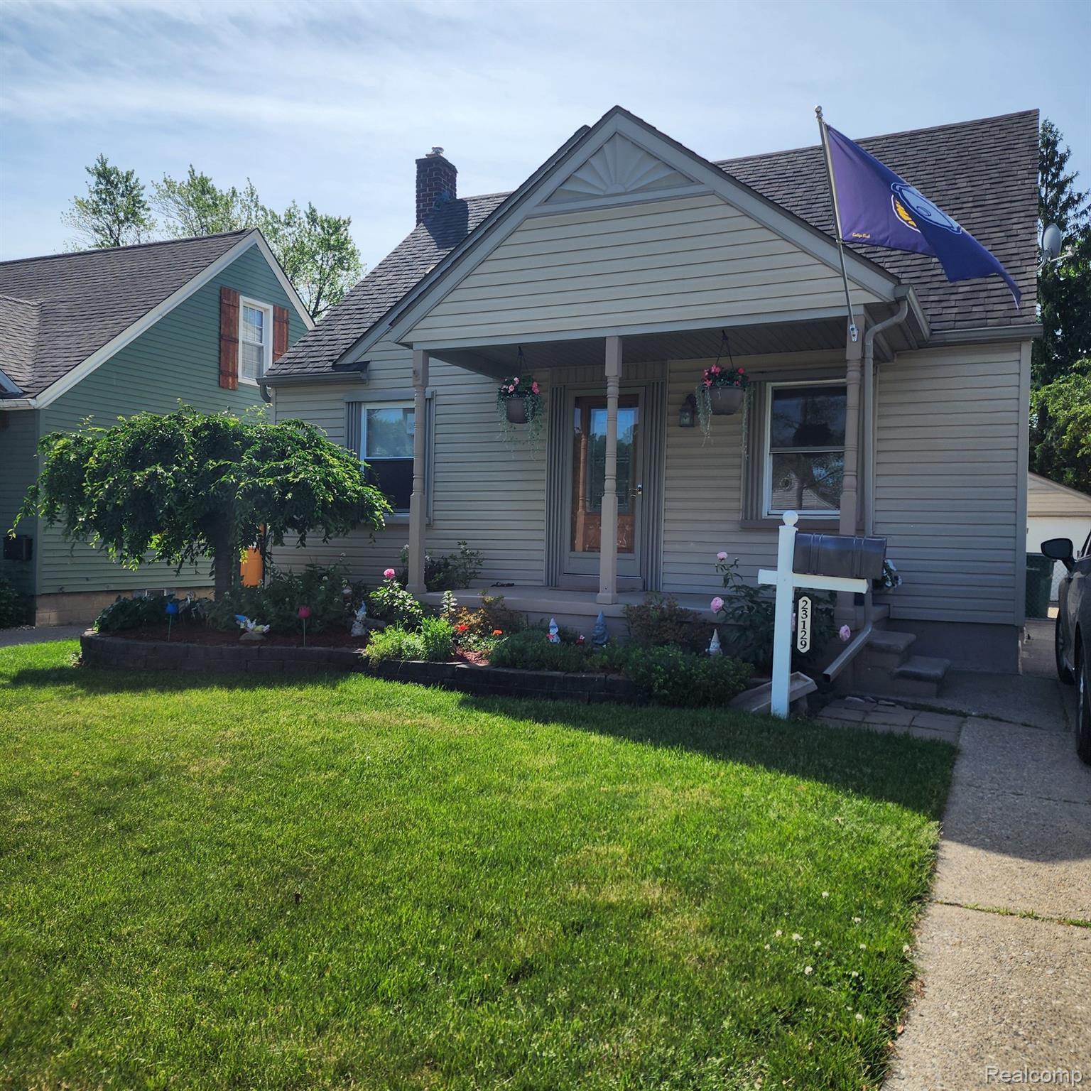 23129 Madison Street