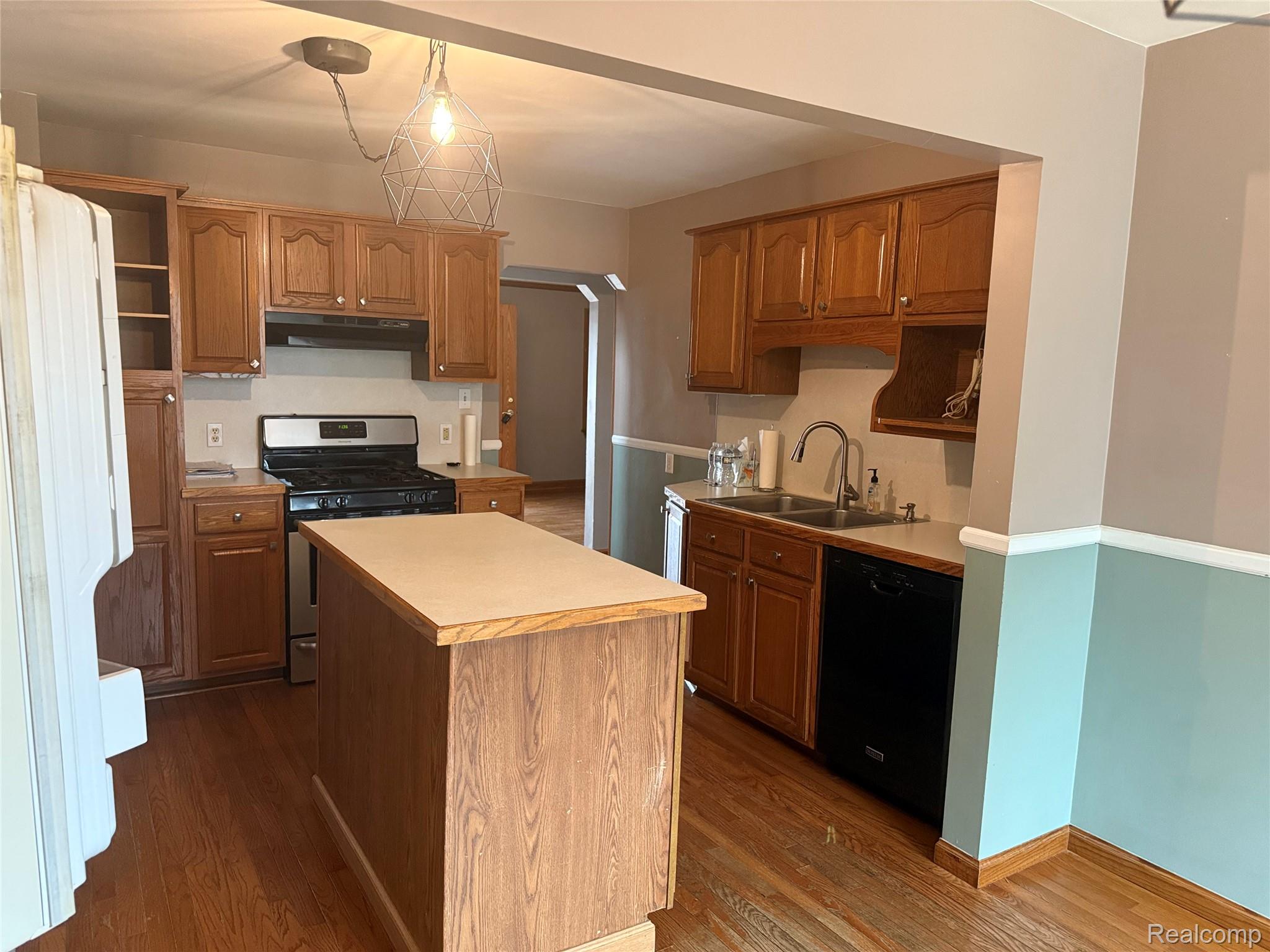 23129 Madison Street