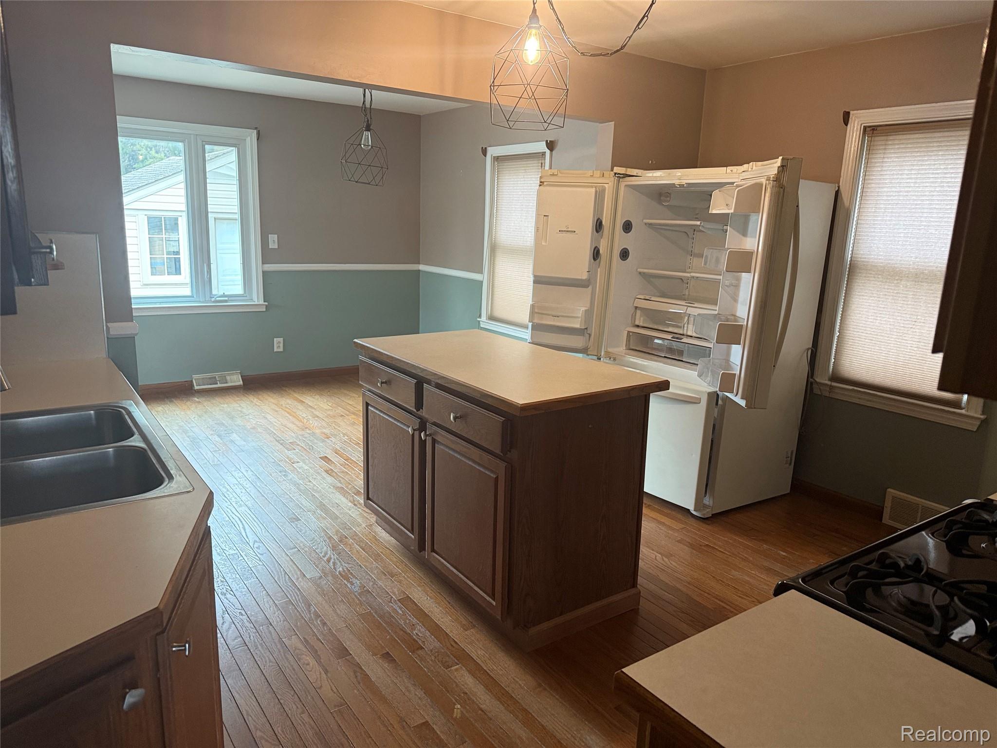 23129 Madison Street