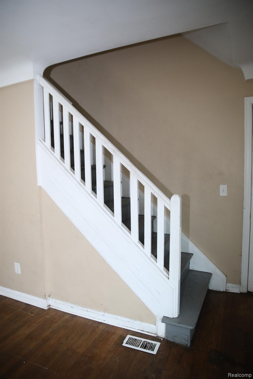 20259 BRADFORD Street