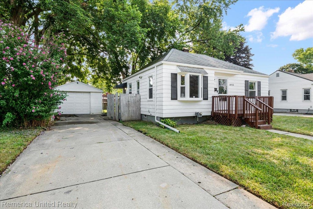Photo of 28526 Brentwood Street, Southfield City, MI 48076 (MLS # 20261071260)