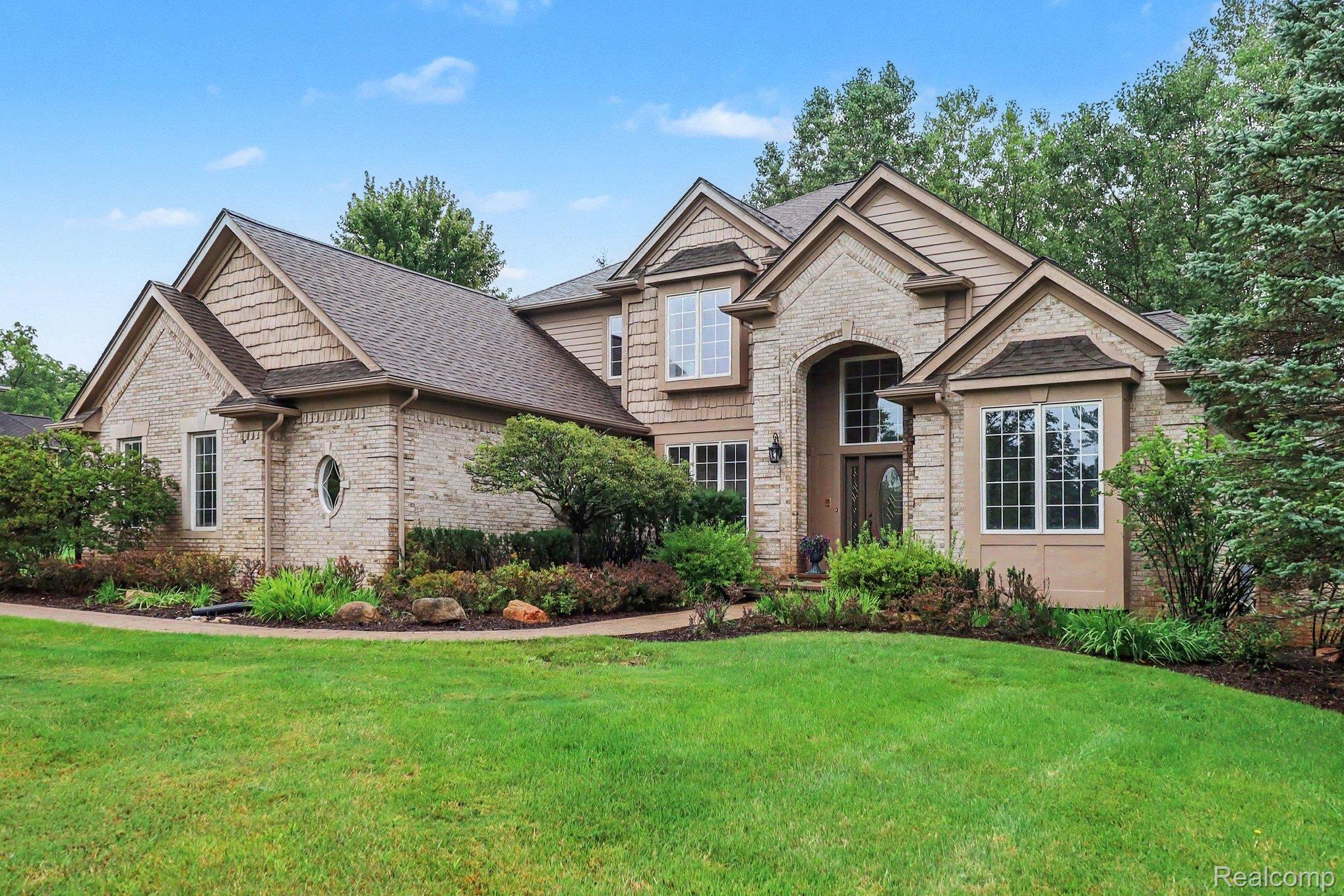 4875 Green Meadow Lane