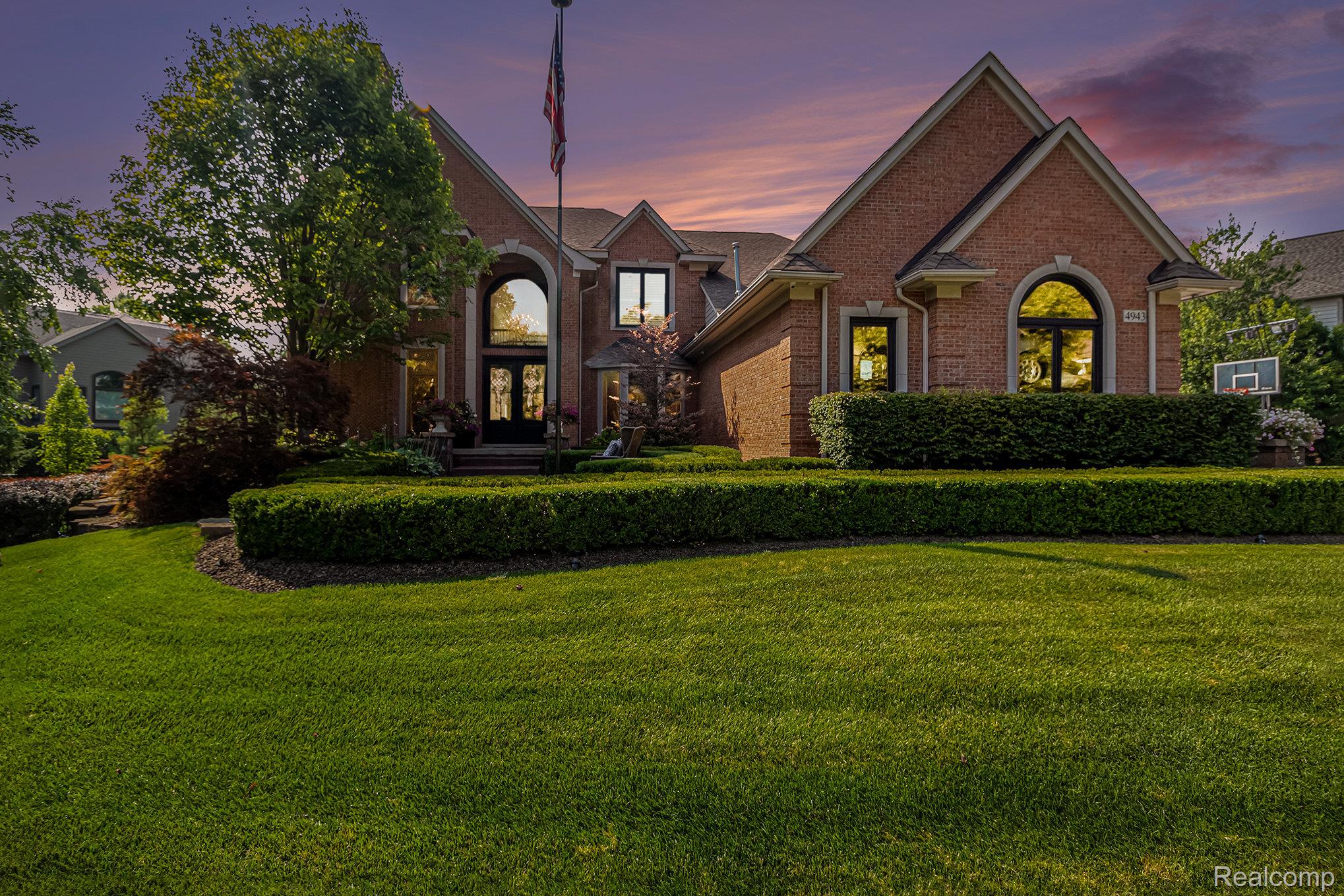 4943 Parkgate Drive