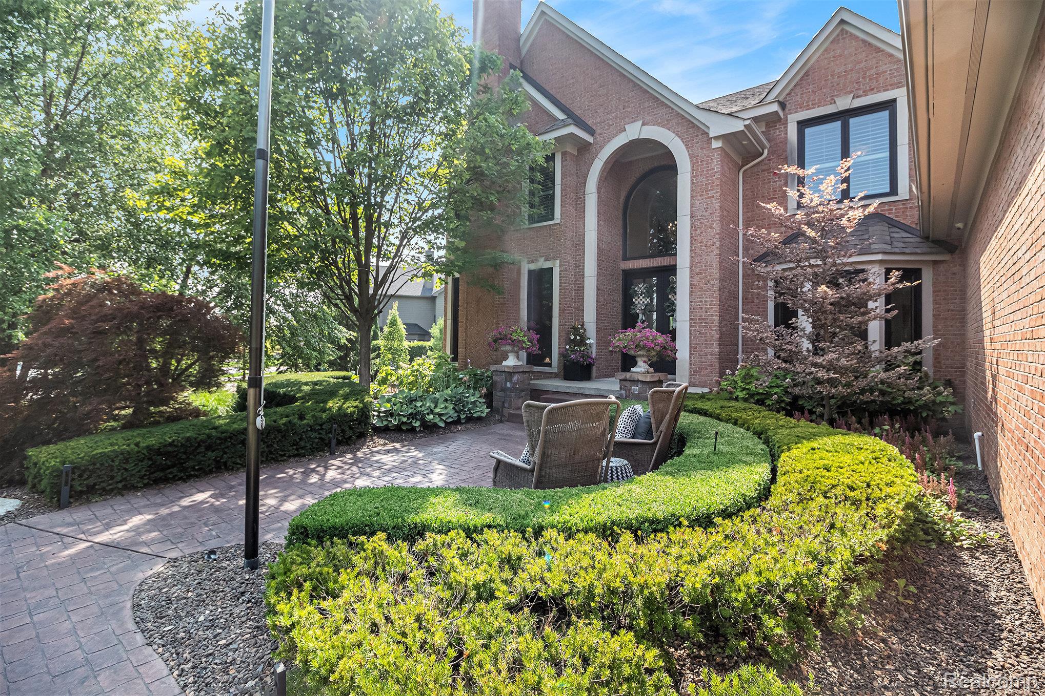 4943 Parkgate Drive