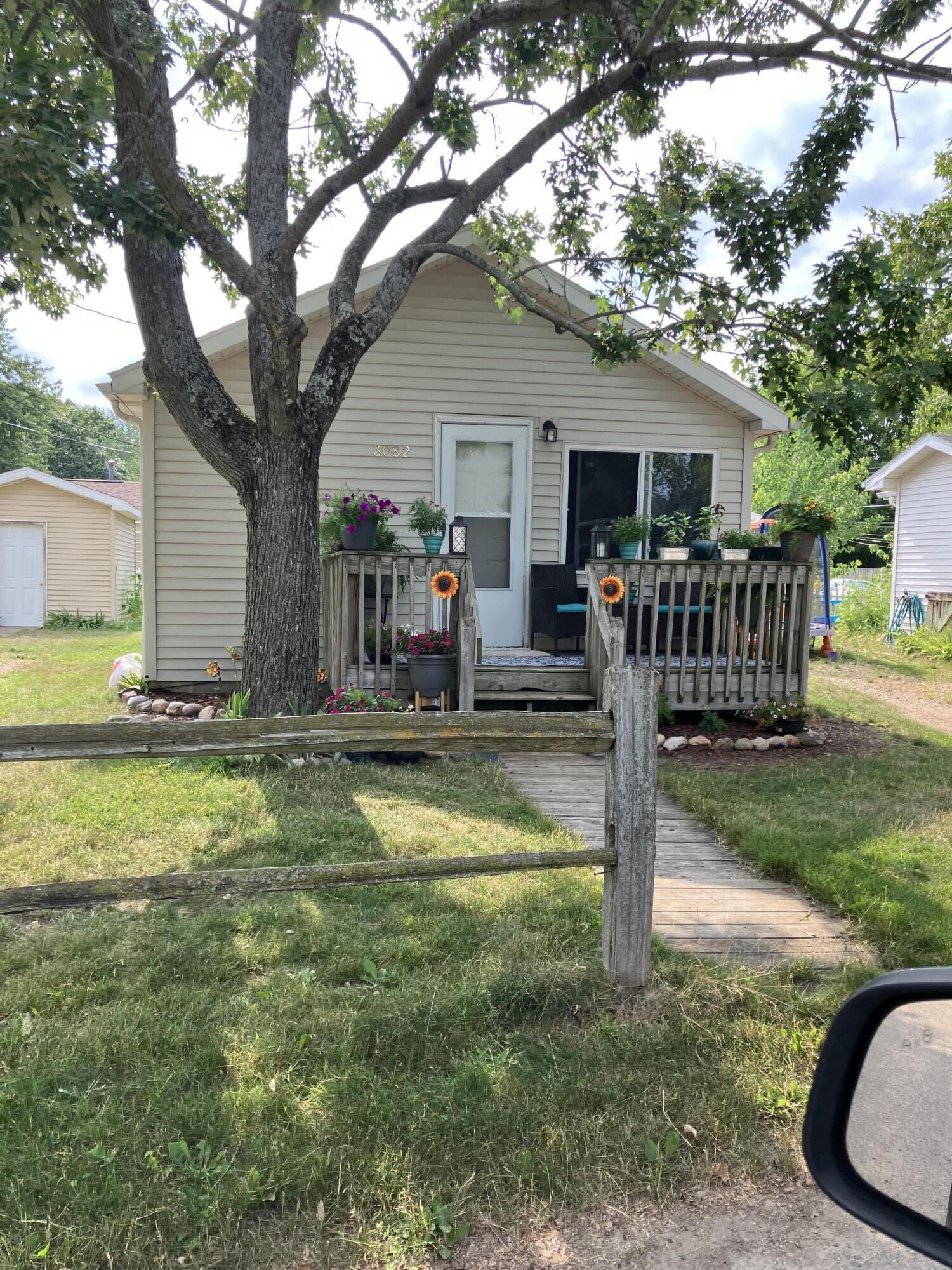 3078 Sandy Beach Street 4