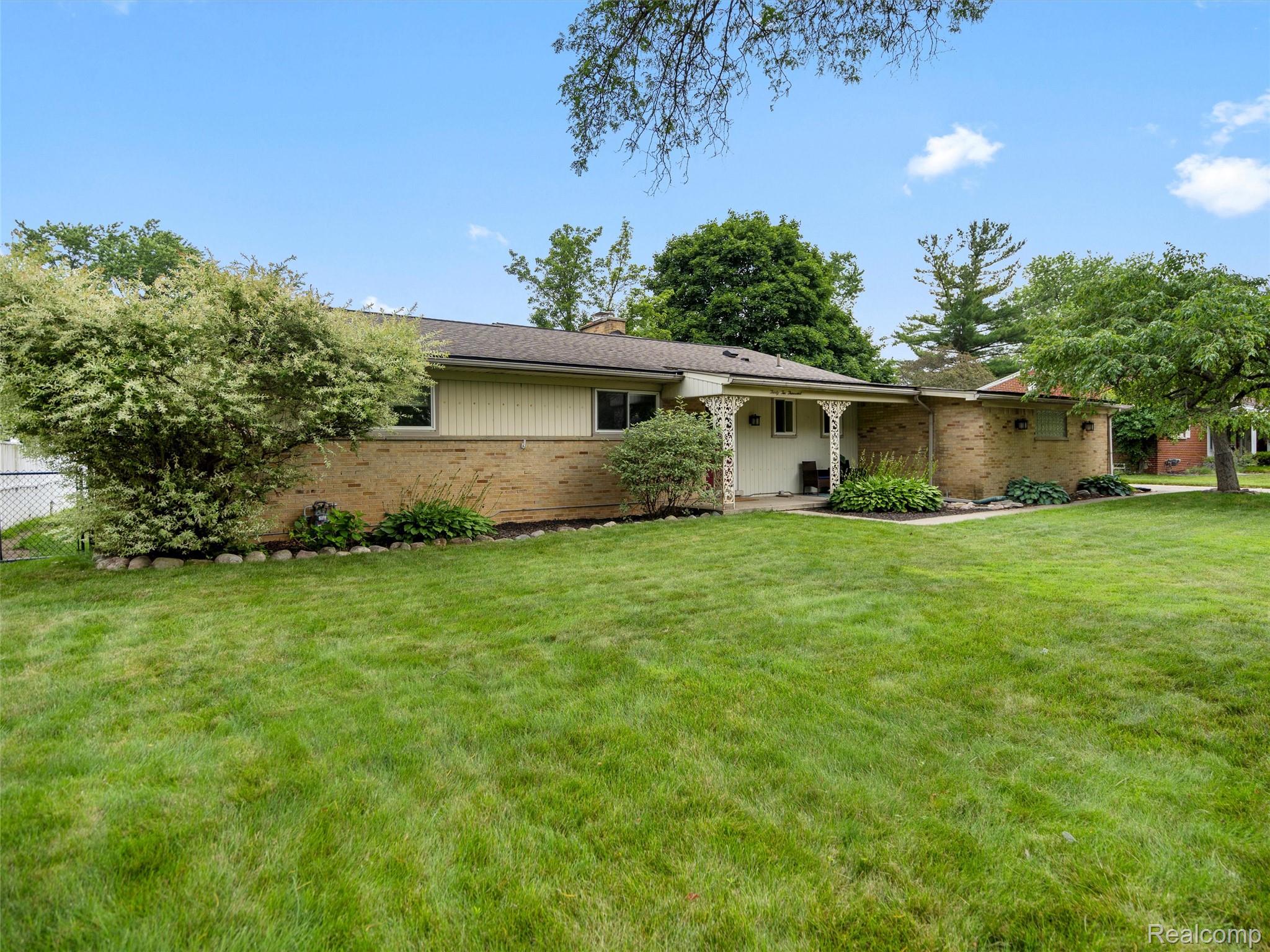 32000 Coronet Drive