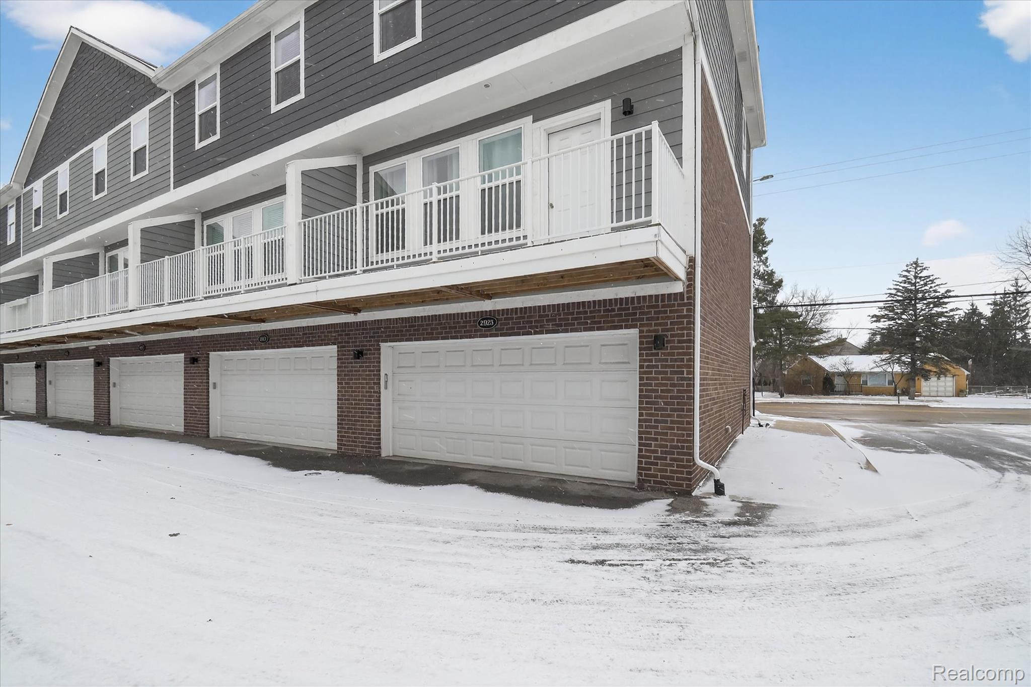 2925 SQUARE LAKE Court