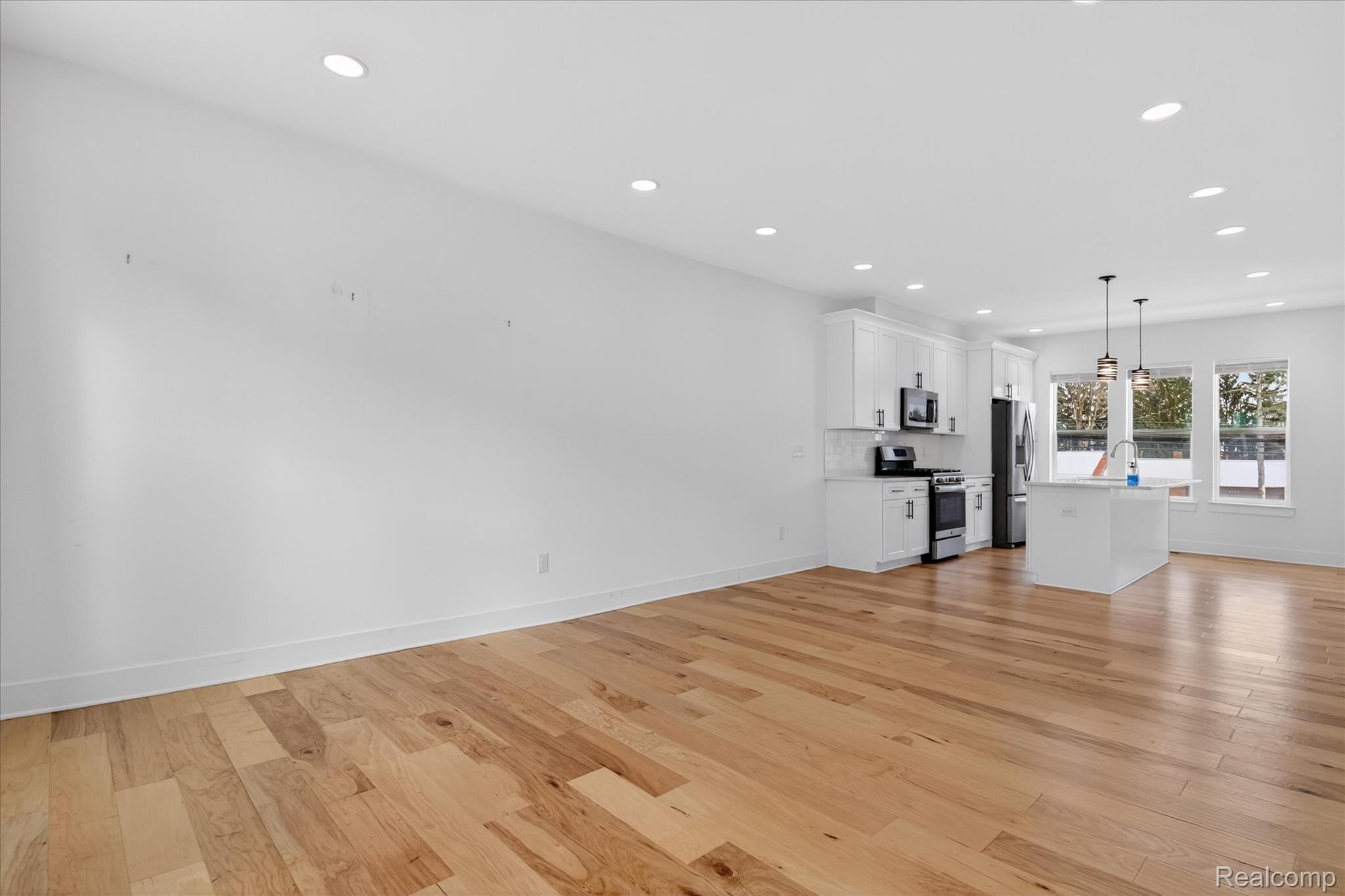 2925 SQUARE LAKE Court