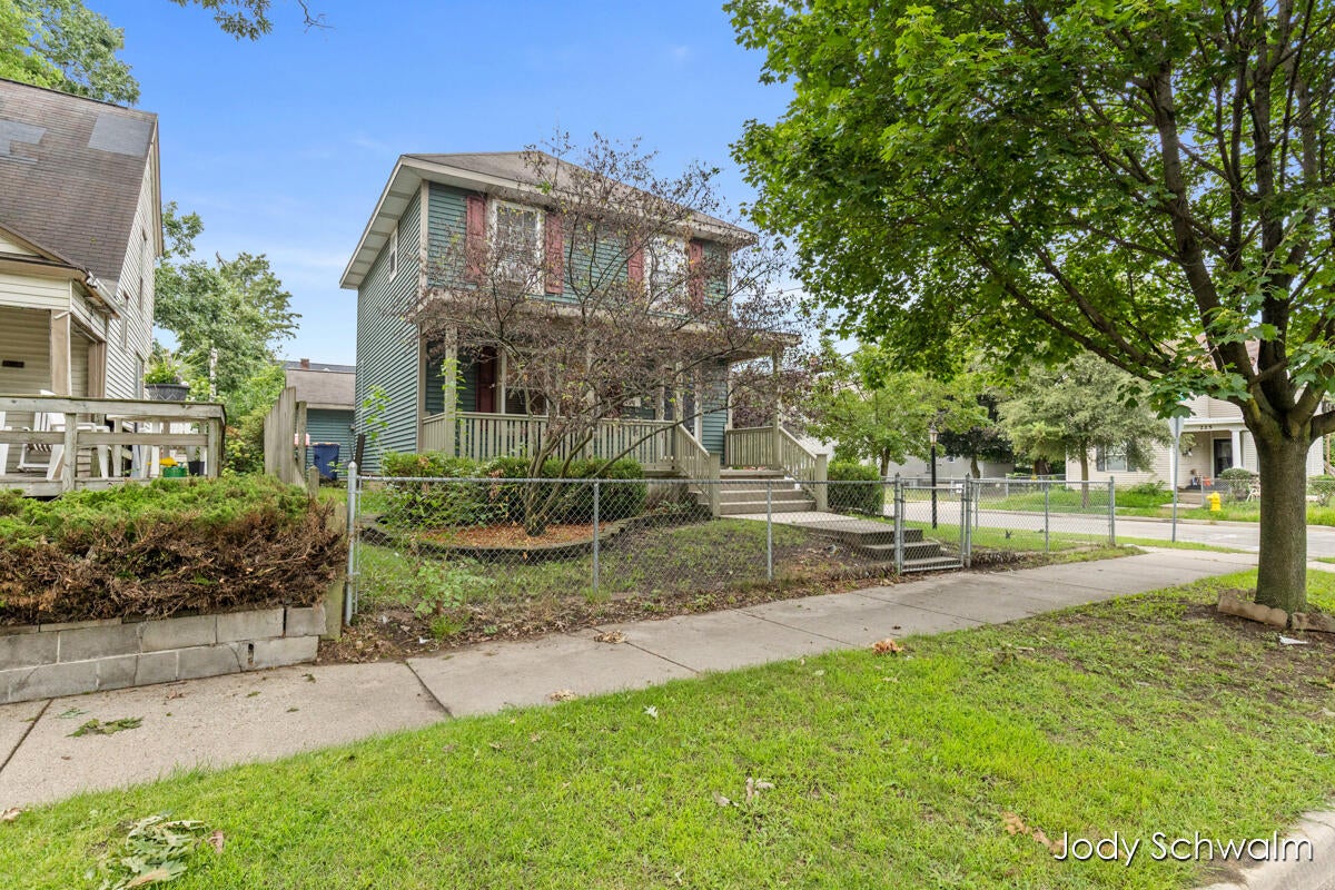 1101 Cass Avenue SE