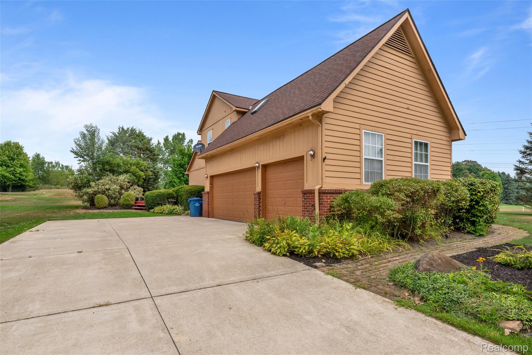 2403 Sandlewood Drive
