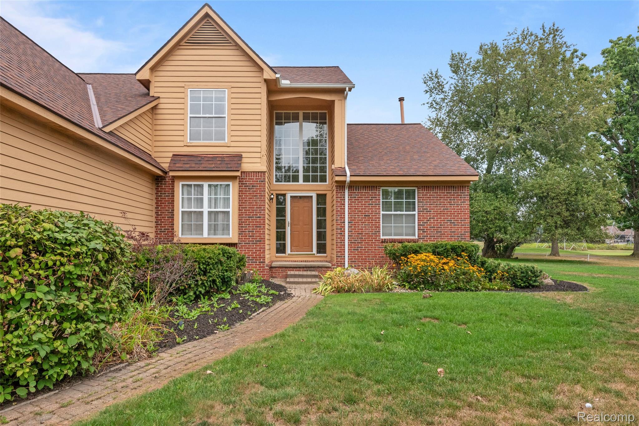2403 Sandlewood Drive