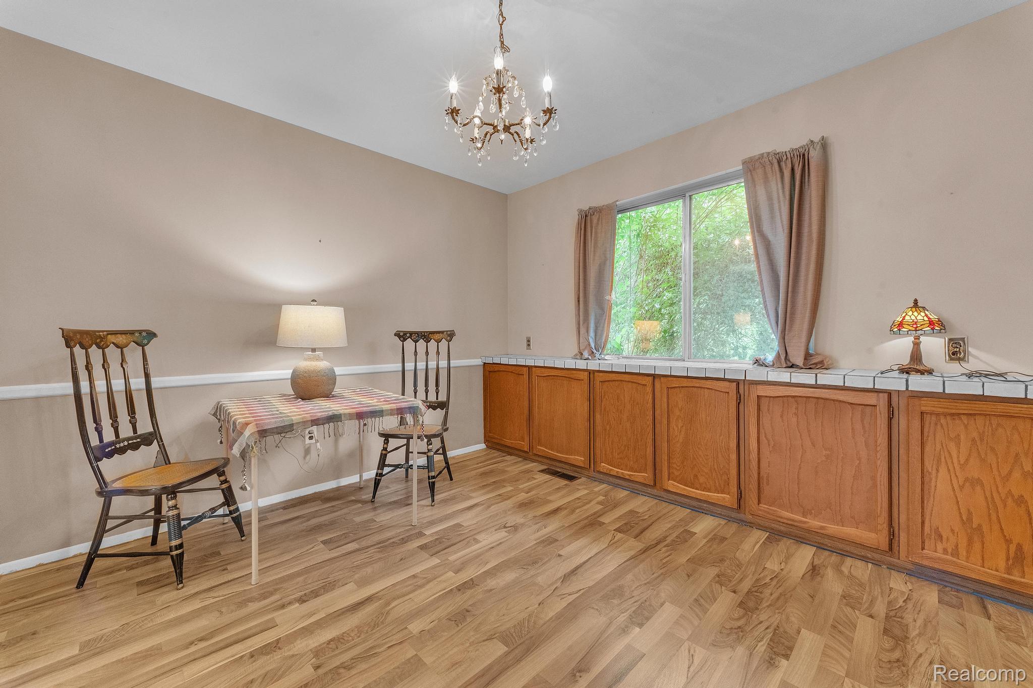 Clawson City, Michigan 48017, United States, 4 Bedrooms Bedrooms, ,2 BathroomsBathrooms,Residential,Pending,148945