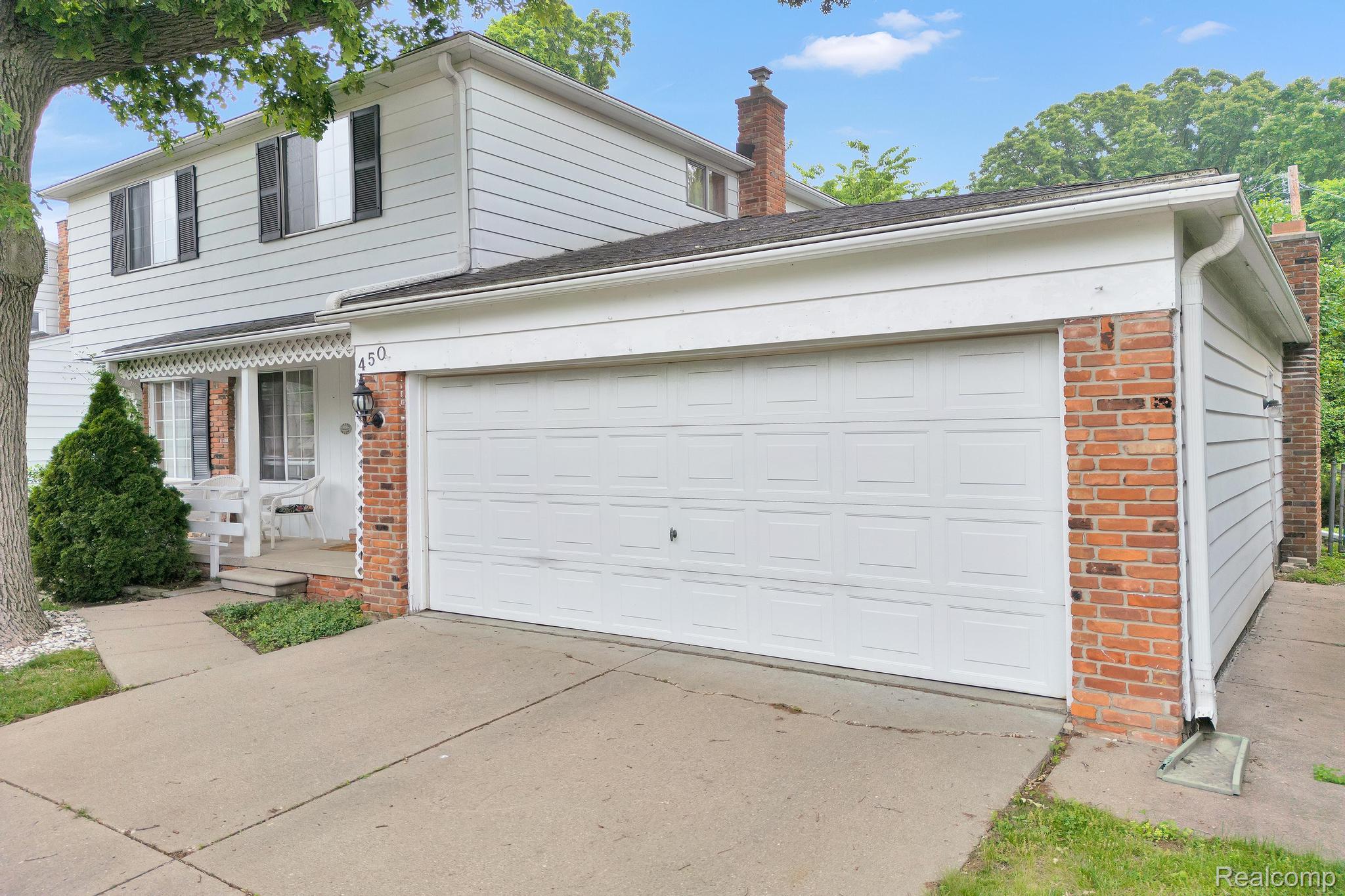 Clawson City, Michigan 48017, United States, 4 Bedrooms Bedrooms, ,2 BathroomsBathrooms,Residential,Pending,148945