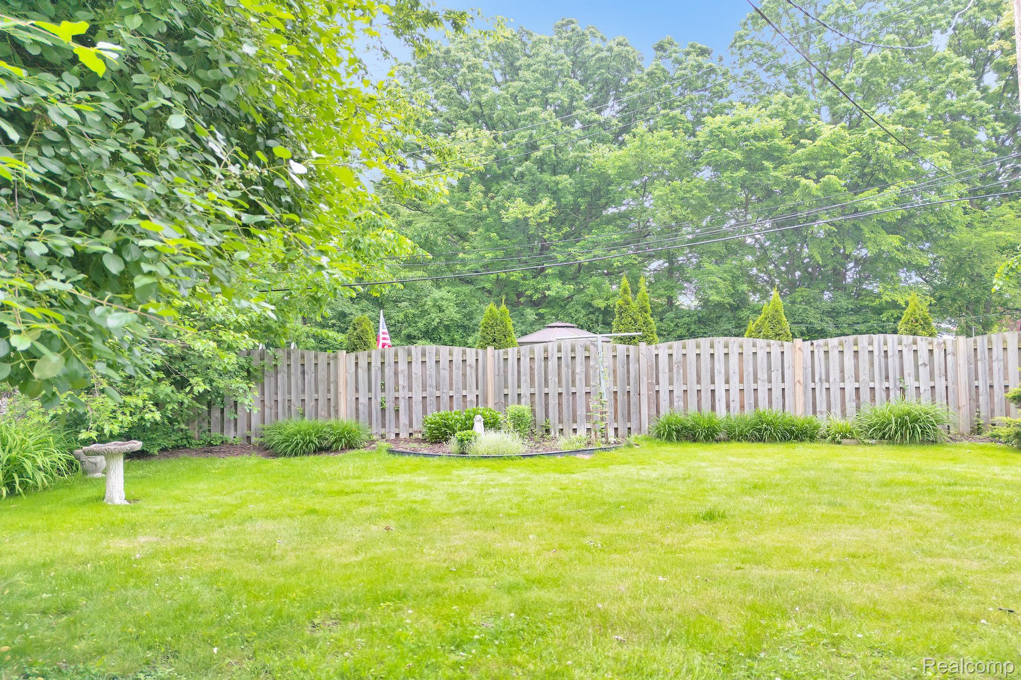 Clawson City, Michigan 48017, United States, 4 Bedrooms Bedrooms, ,2 BathroomsBathrooms,Residential,Pending,148945