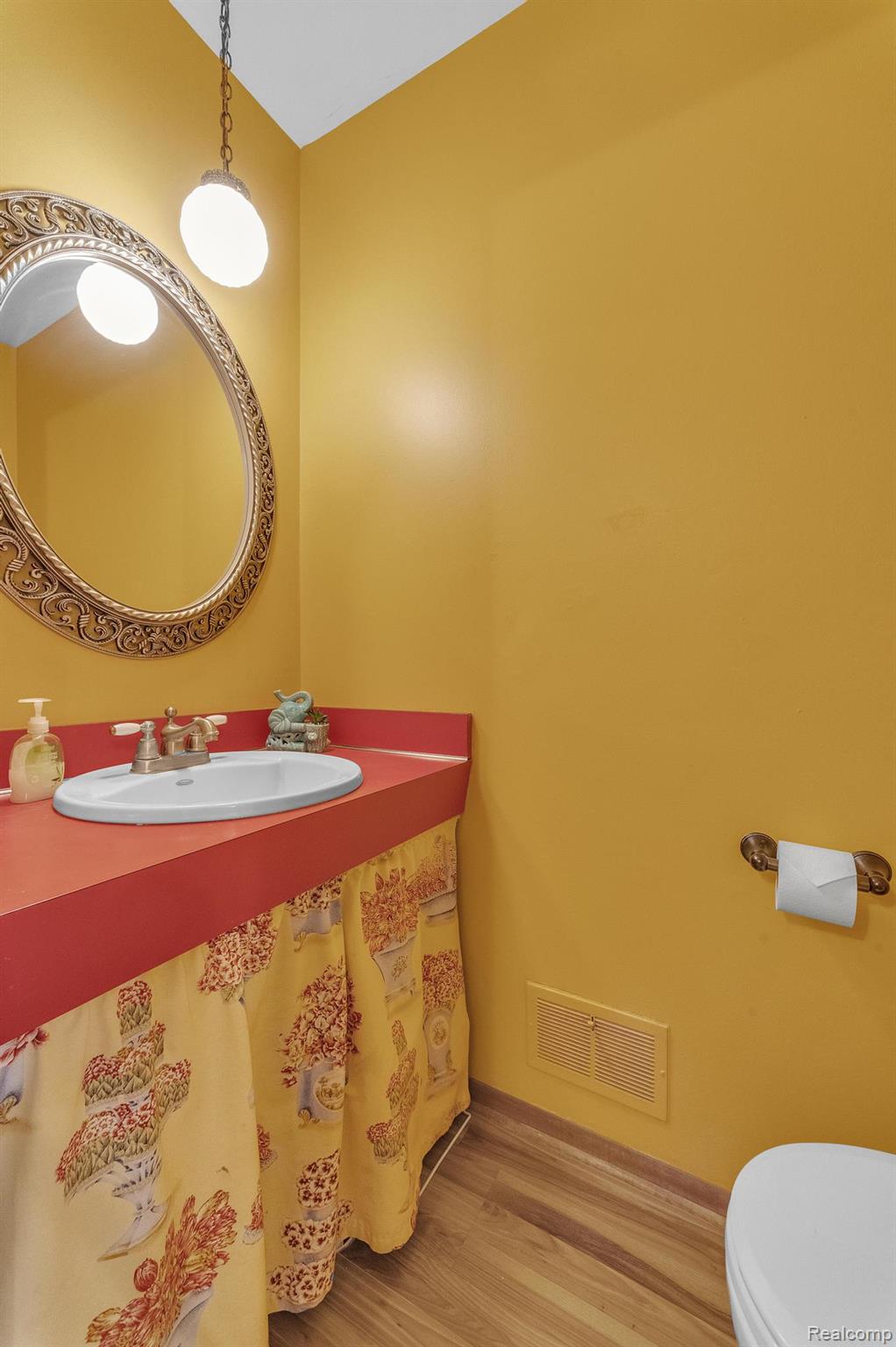 Clawson City, Michigan 48017, United States, 4 Bedrooms Bedrooms, ,2 BathroomsBathrooms,Residential,Pending,148945