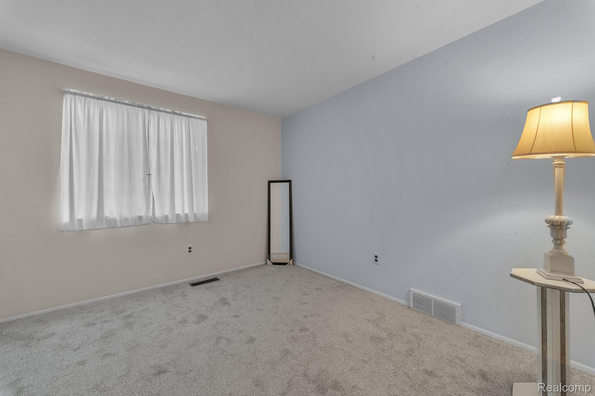 Clawson City, Michigan 48017, United States, 4 Bedrooms Bedrooms, ,2 BathroomsBathrooms,Residential,Pending,148945