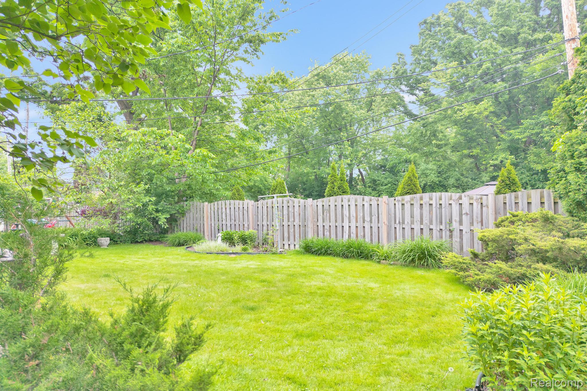 Clawson City, Michigan 48017, United States, 4 Bedrooms Bedrooms, ,2 BathroomsBathrooms,Residential,Pending,148945