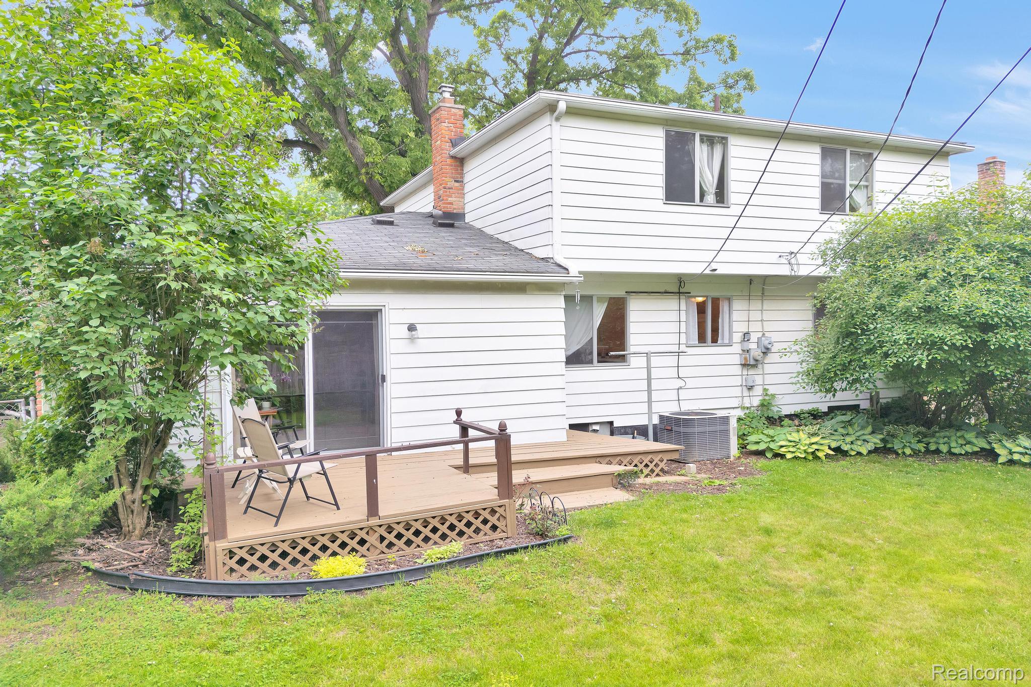 Clawson City, Michigan 48017, United States, 4 Bedrooms Bedrooms, ,2 BathroomsBathrooms,Residential,Pending,148945