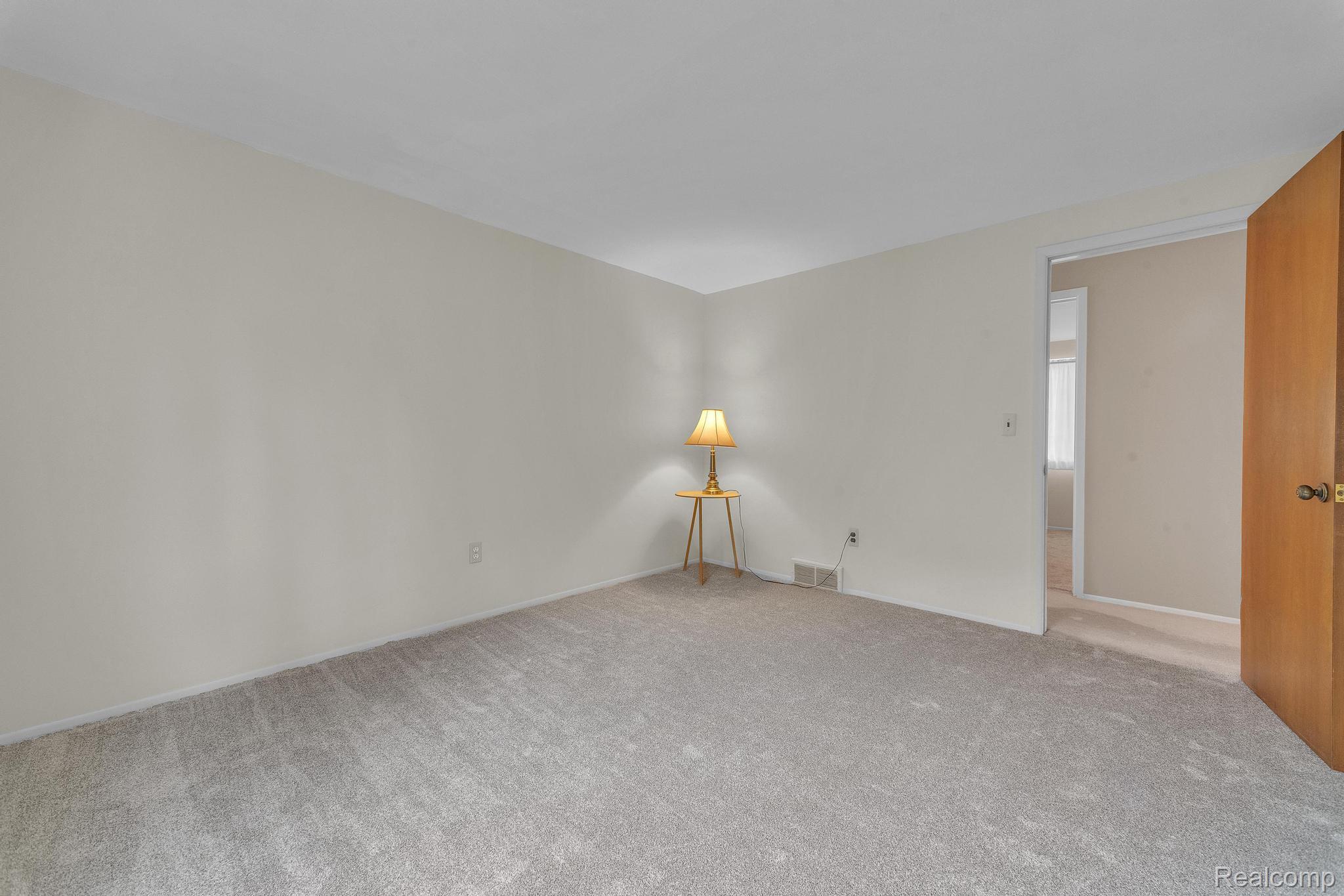 Clawson City, Michigan 48017, United States, 4 Bedrooms Bedrooms, ,2 BathroomsBathrooms,Residential,Pending,148945