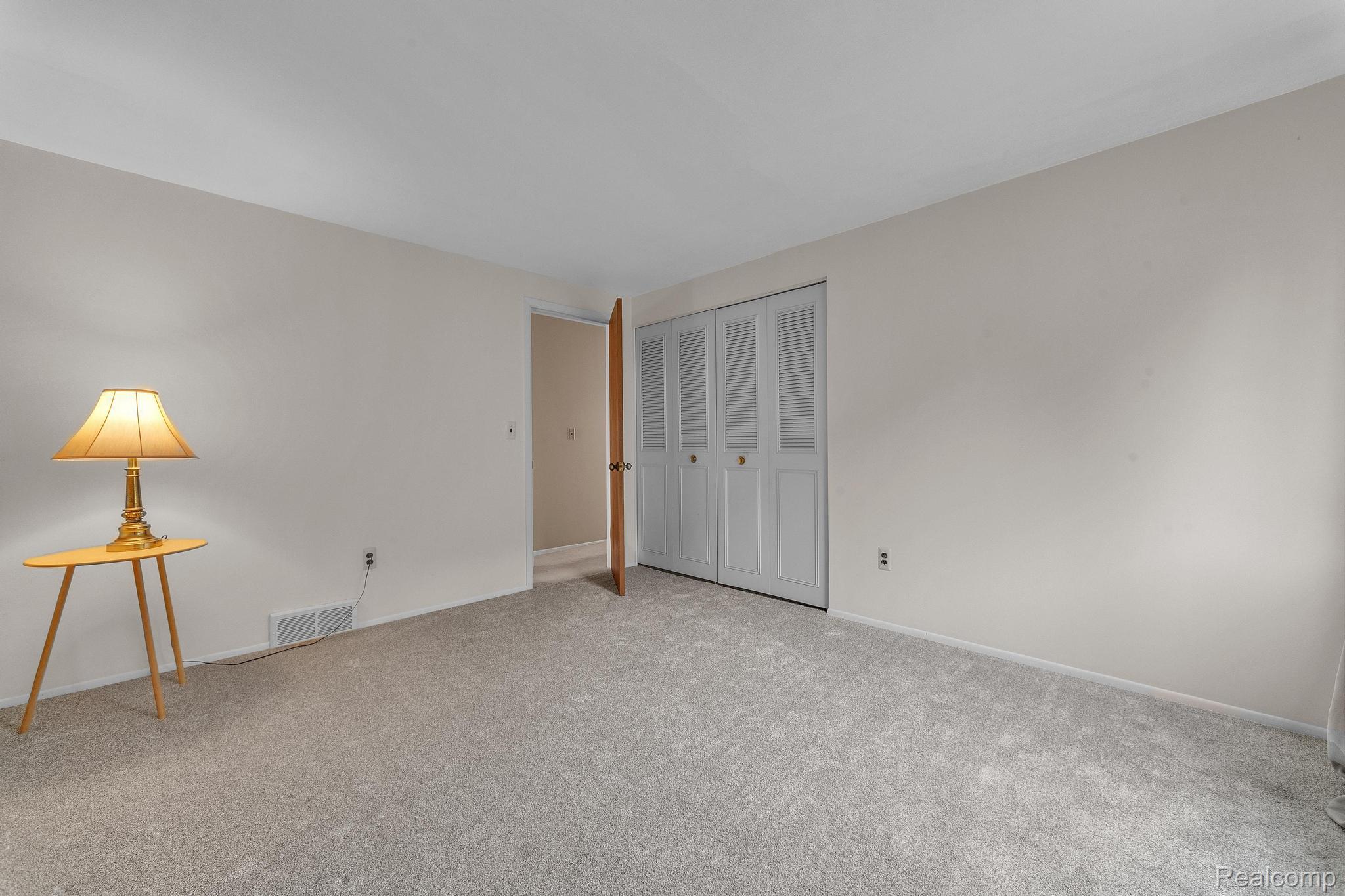 Clawson City, Michigan 48017, United States, 4 Bedrooms Bedrooms, ,2 BathroomsBathrooms,Residential,Pending,148945