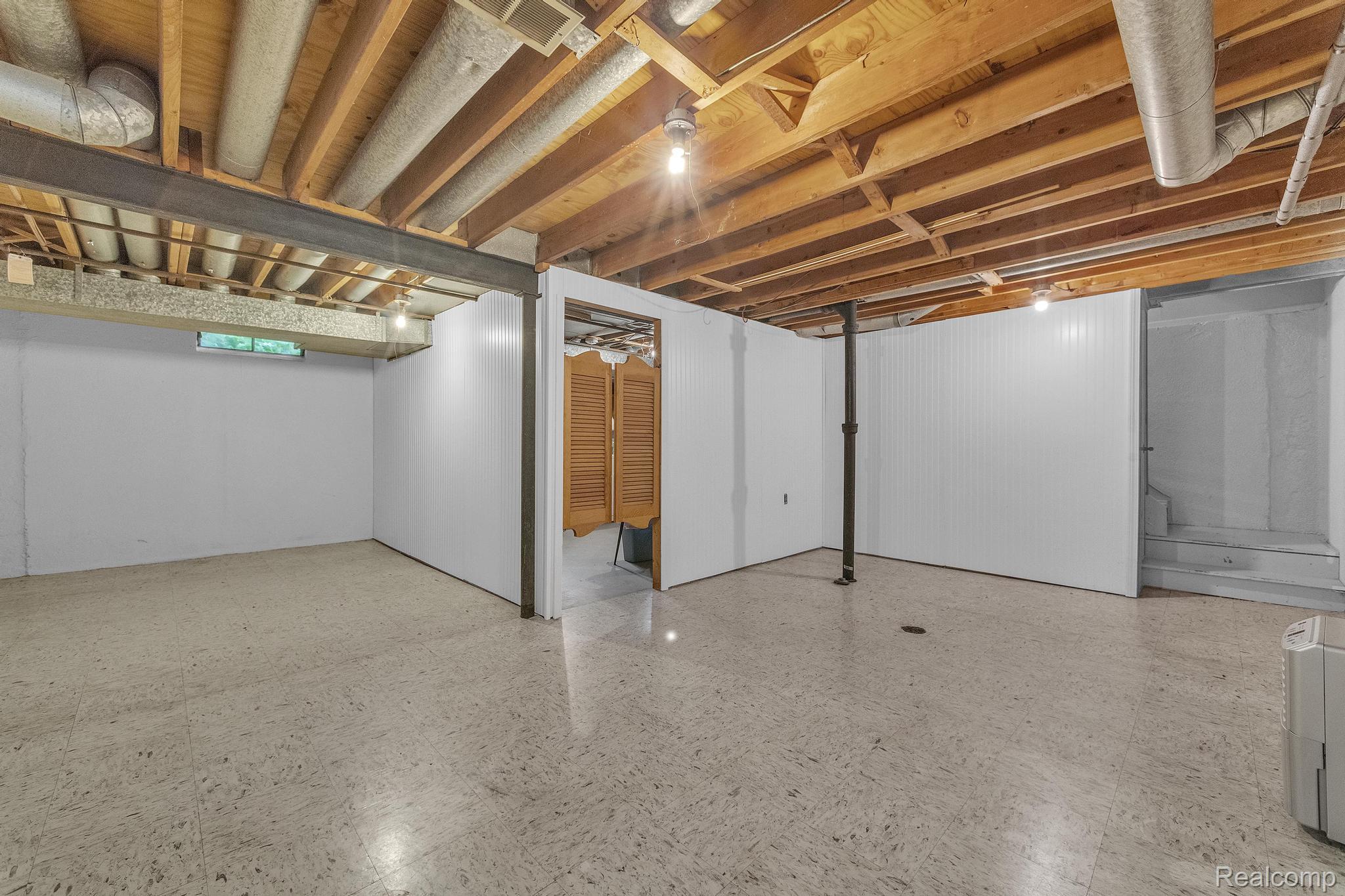 Clawson City, Michigan 48017, United States, 4 Bedrooms Bedrooms, ,2 BathroomsBathrooms,Residential,Pending,148945