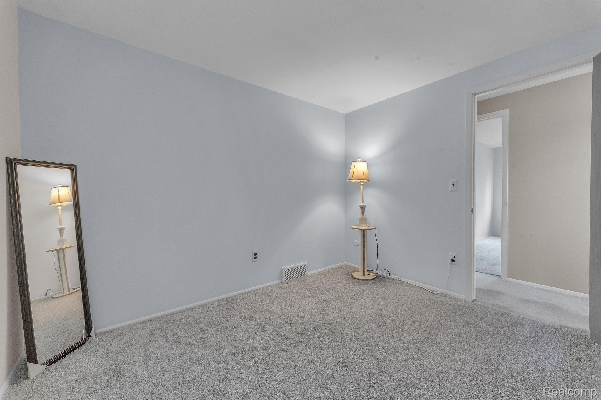 Clawson City, Michigan 48017, United States, 4 Bedrooms Bedrooms, ,2 BathroomsBathrooms,Residential,Pending,148945