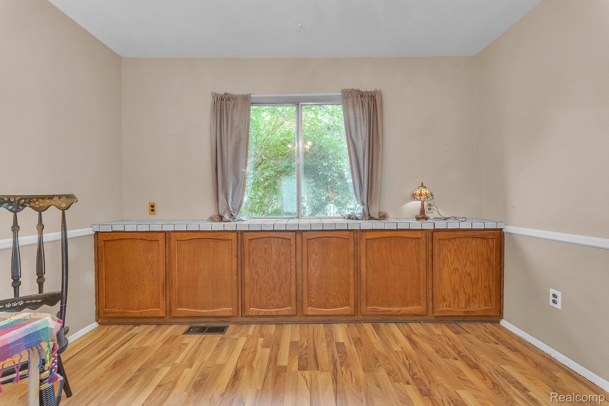 Clawson City, Michigan 48017, United States, 4 Bedrooms Bedrooms, ,2 BathroomsBathrooms,Residential,Pending,148945