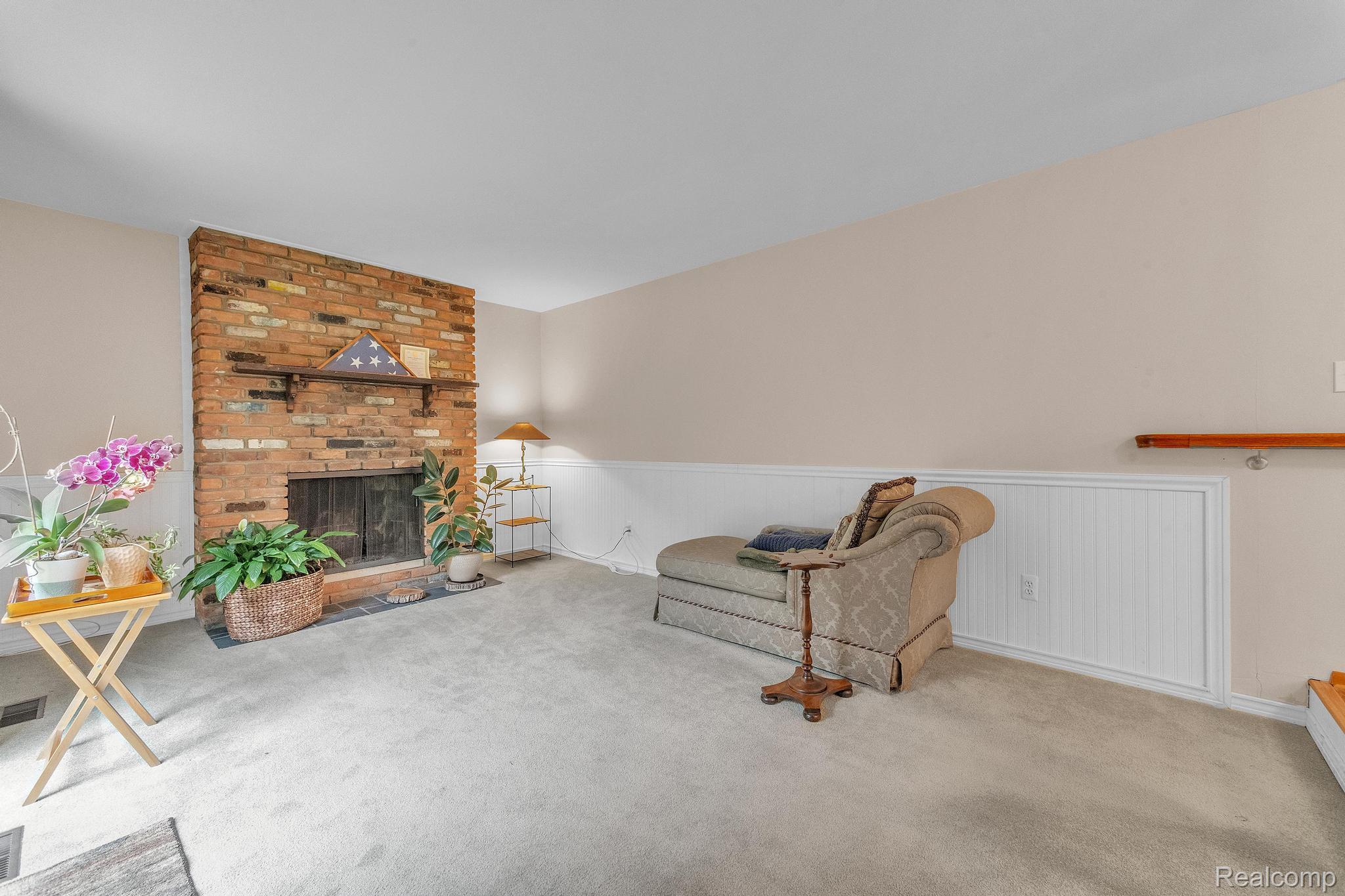 Clawson City, Michigan 48017, United States, 4 Bedrooms Bedrooms, ,2 BathroomsBathrooms,Residential,Pending,148945