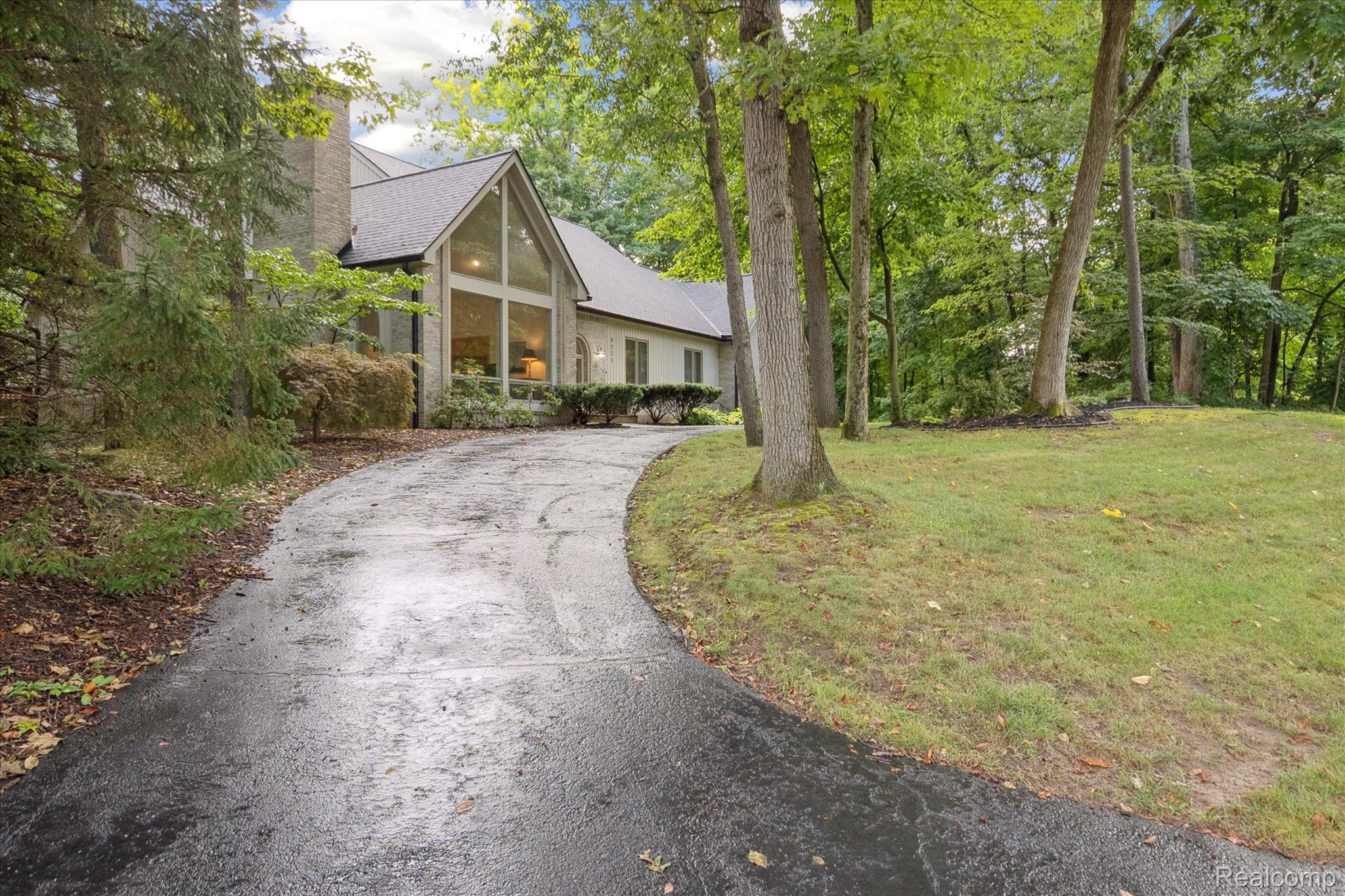 9724 Pine Valley Trail