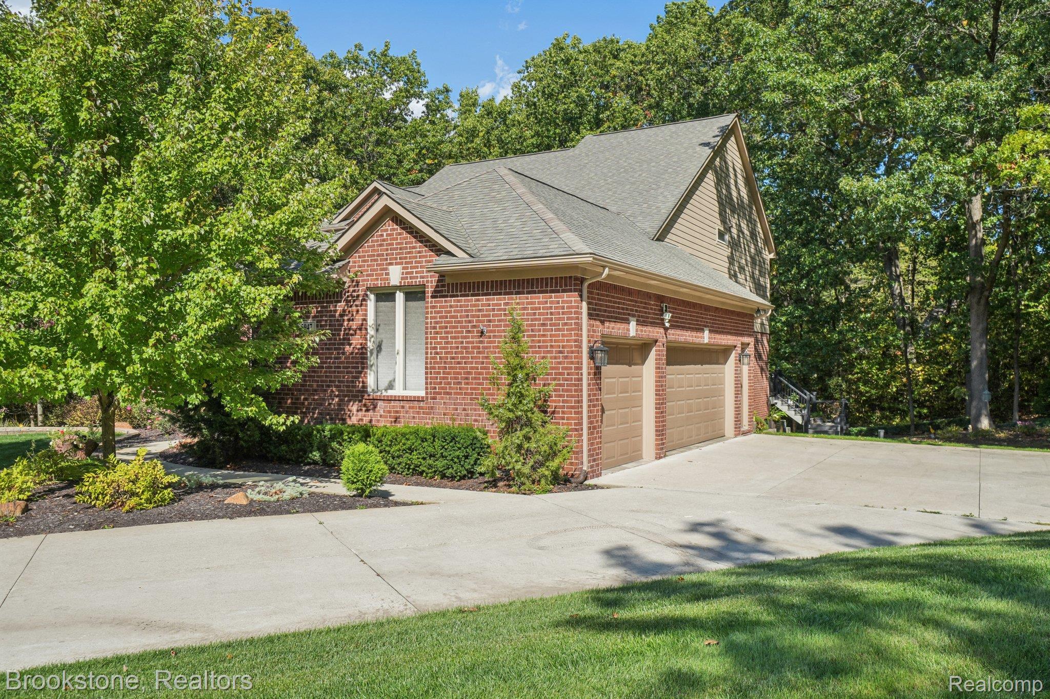 5947 Blackberry Lane