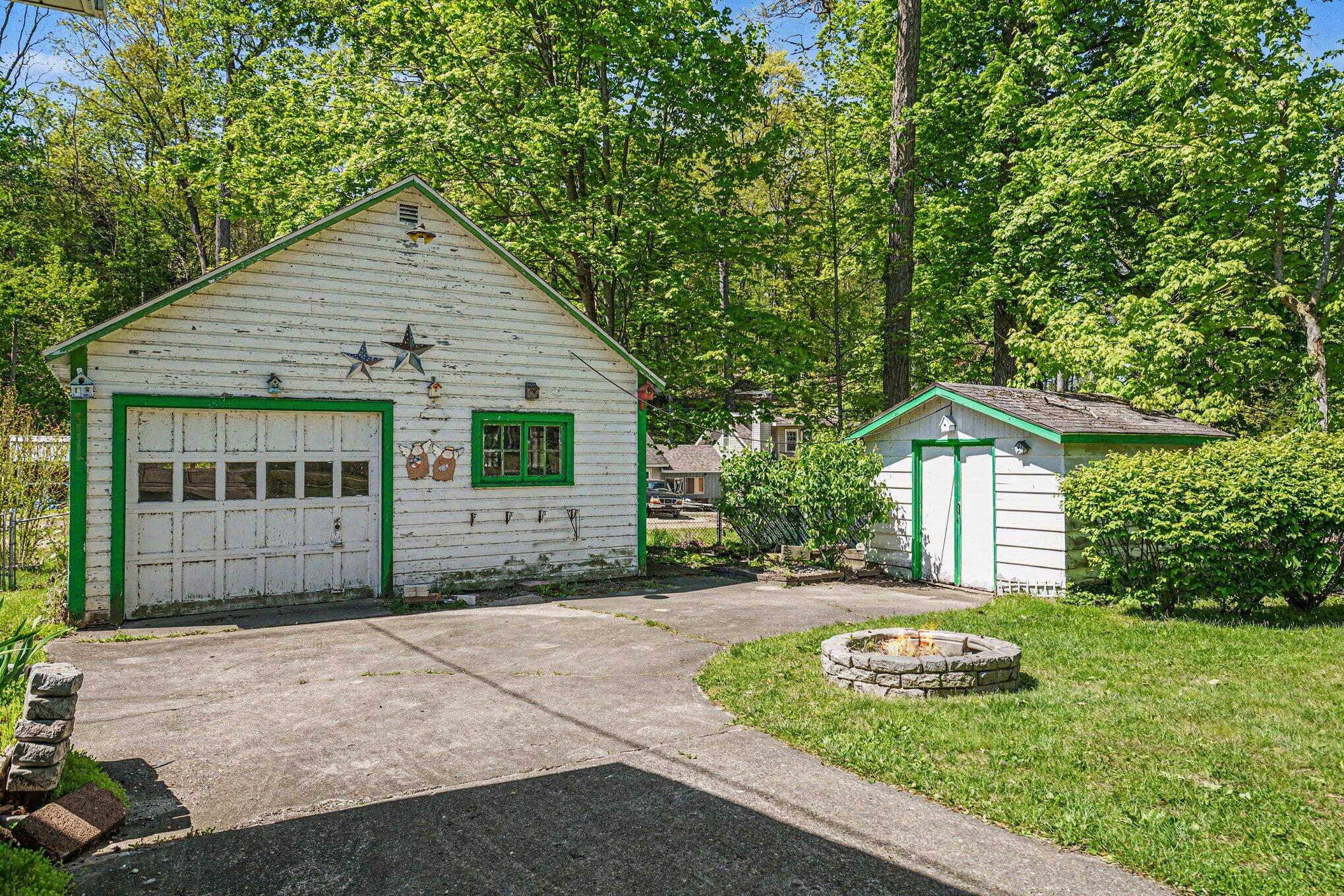 68438 Klinger Lake Road