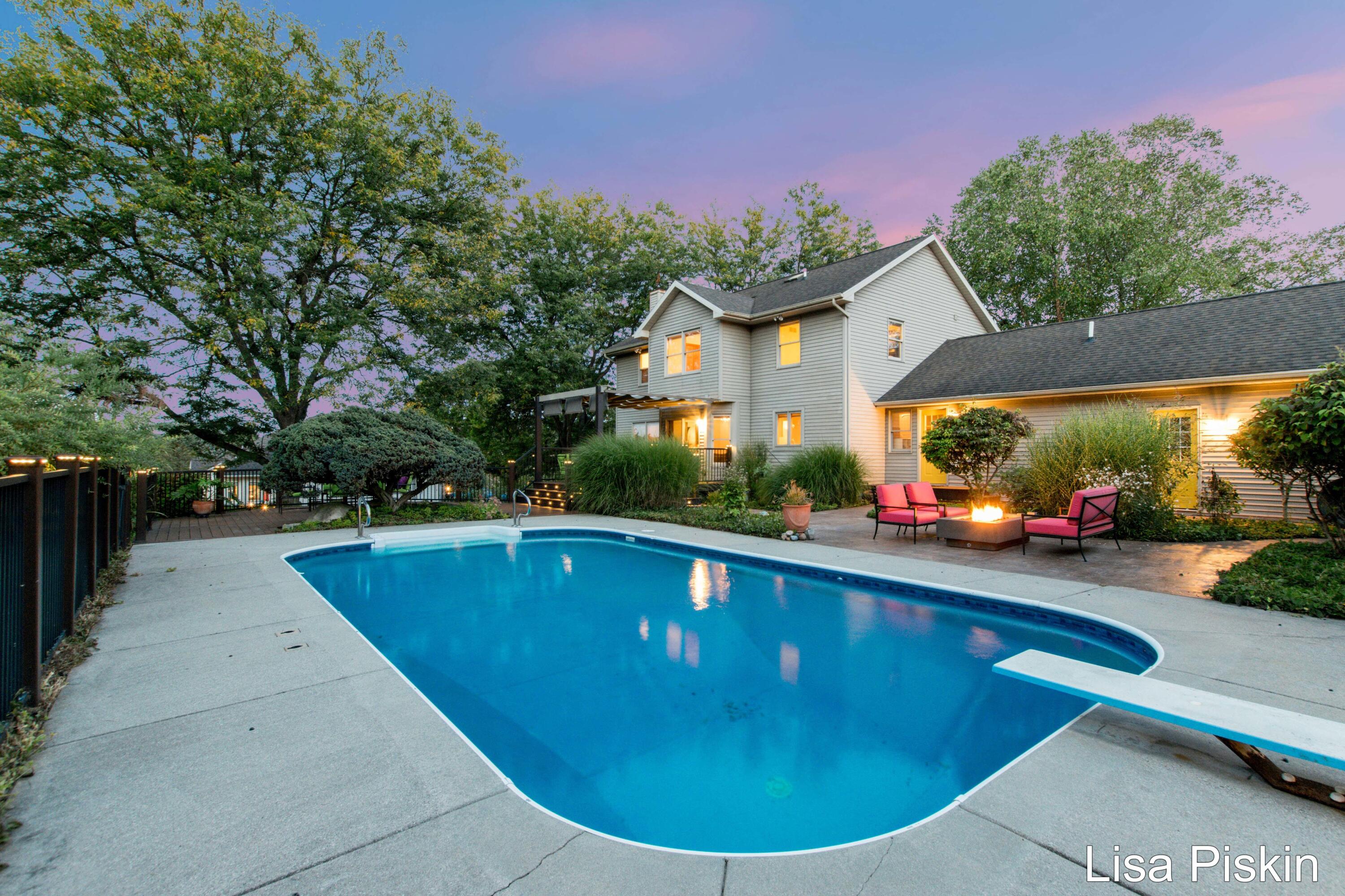 2197 Knollpoint Drive NE