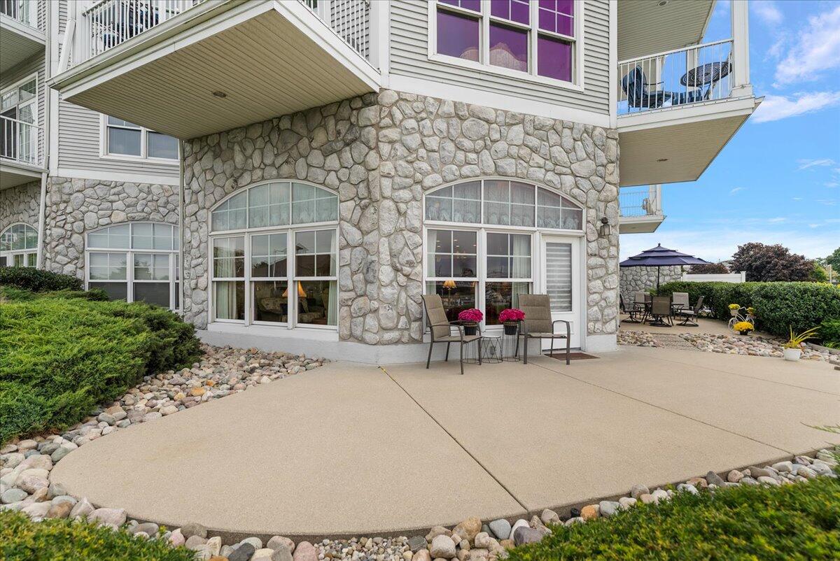 300 S Rath Avenue 23