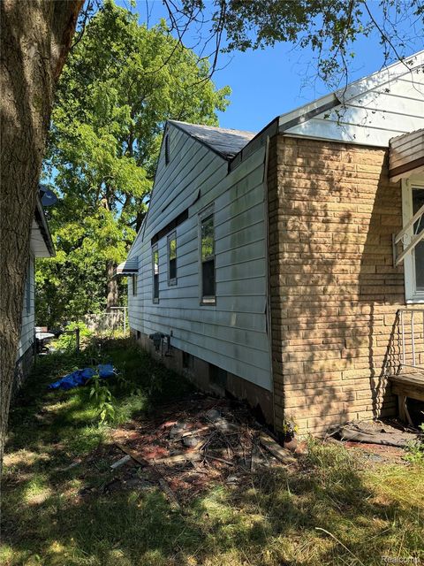 1805 Montana Avenue Flint City MI 48506