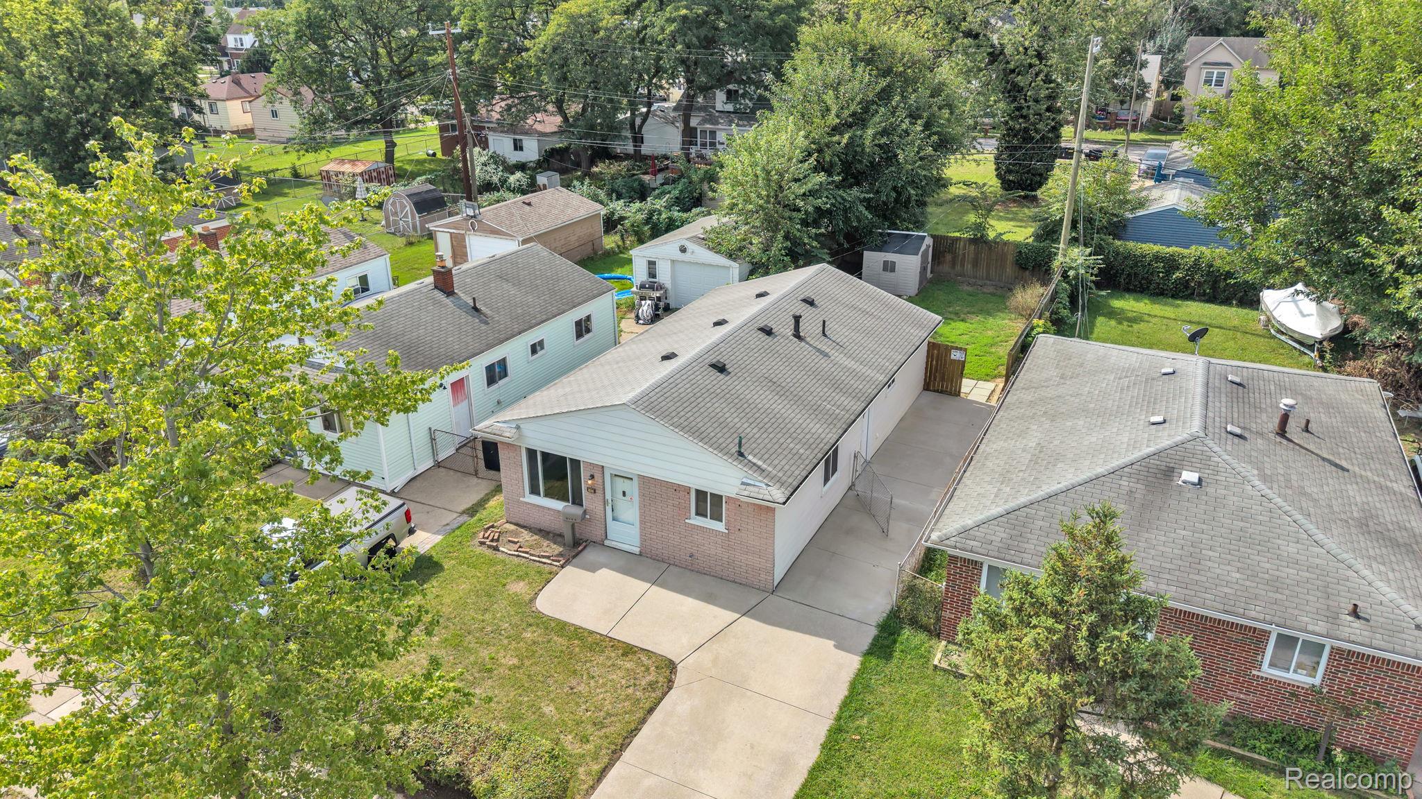 1433 Reo Avenue