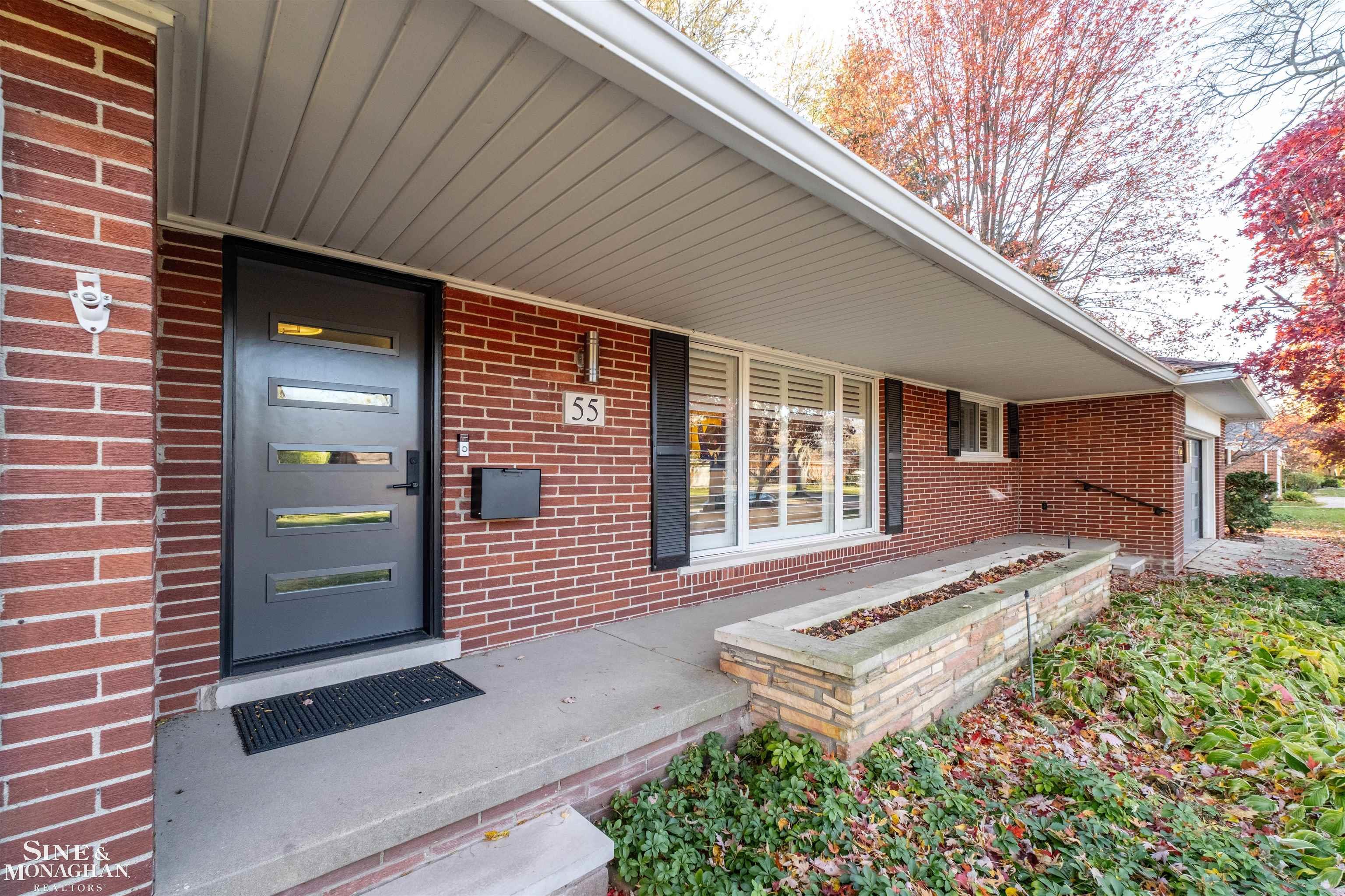 55 S Edgewood Dr Road