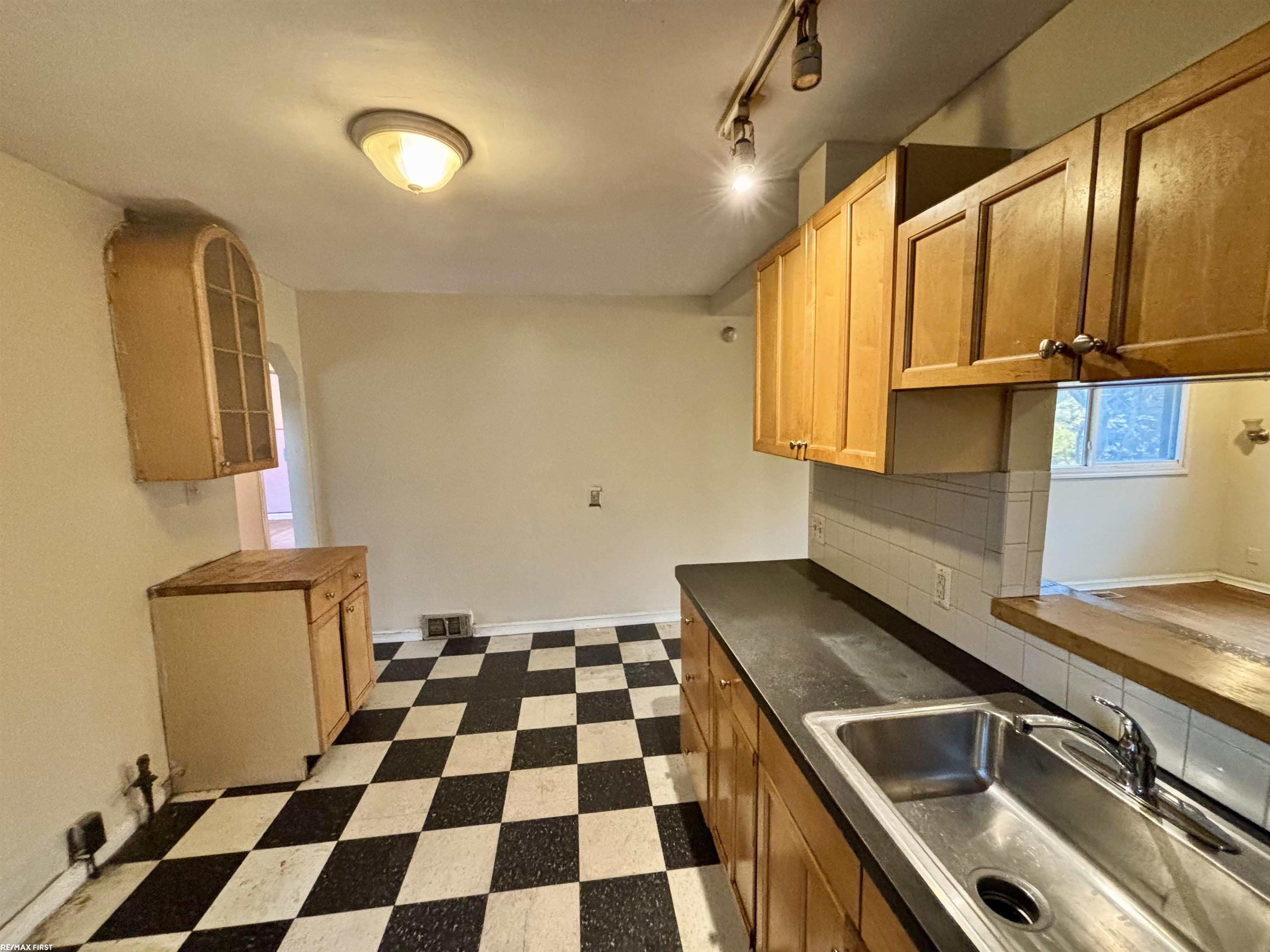 24660 Kipling Street