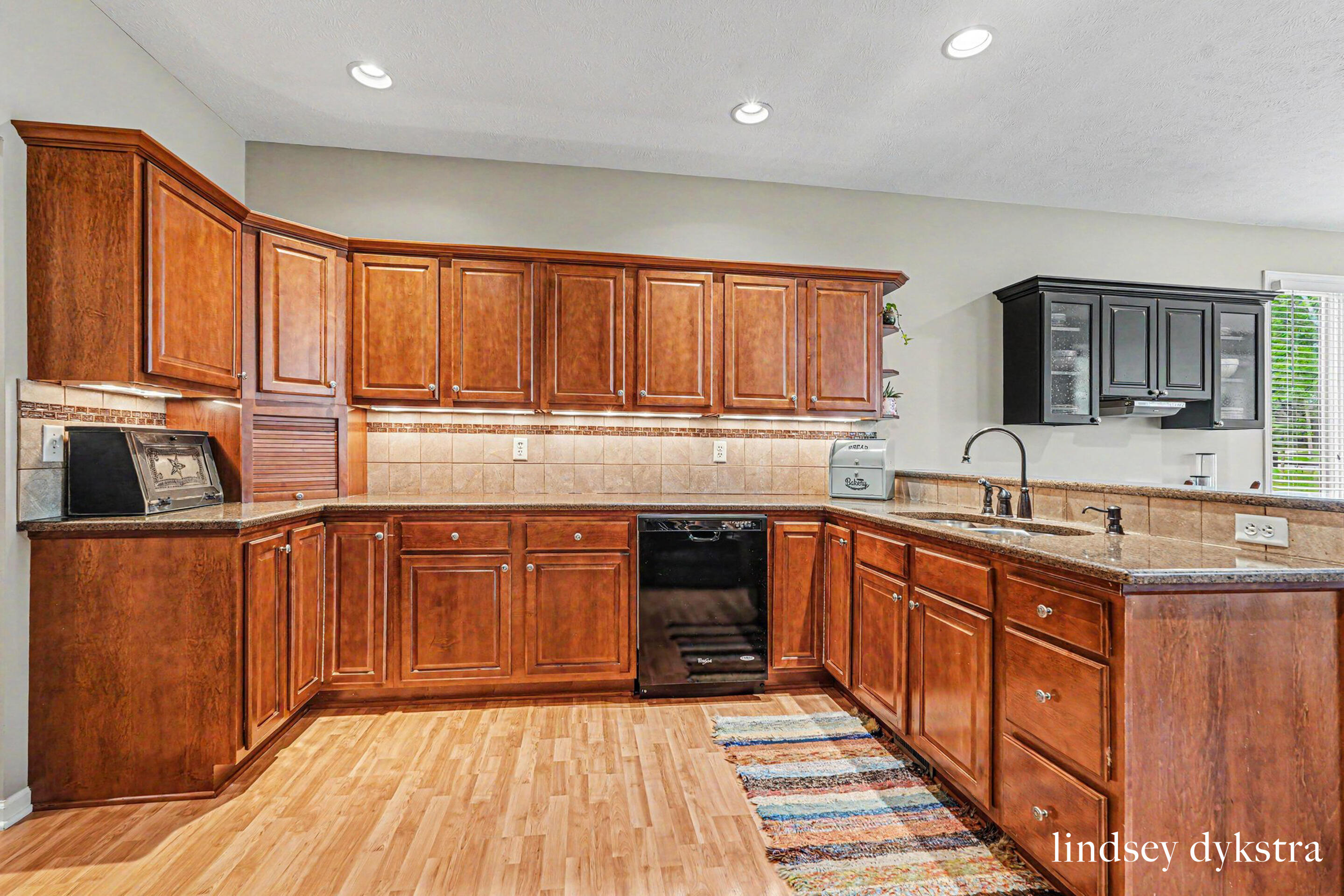 2320 Red Oak Court NW