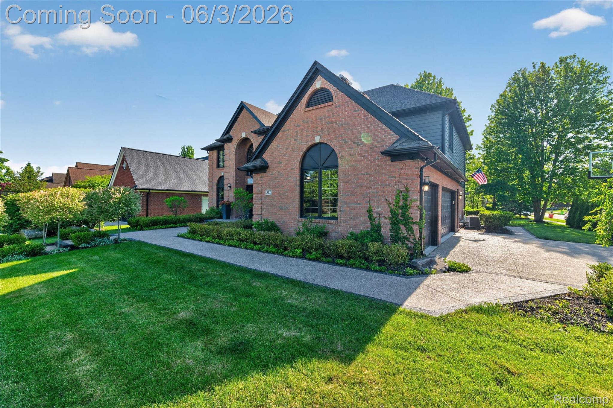 371 Lone Pine Circle