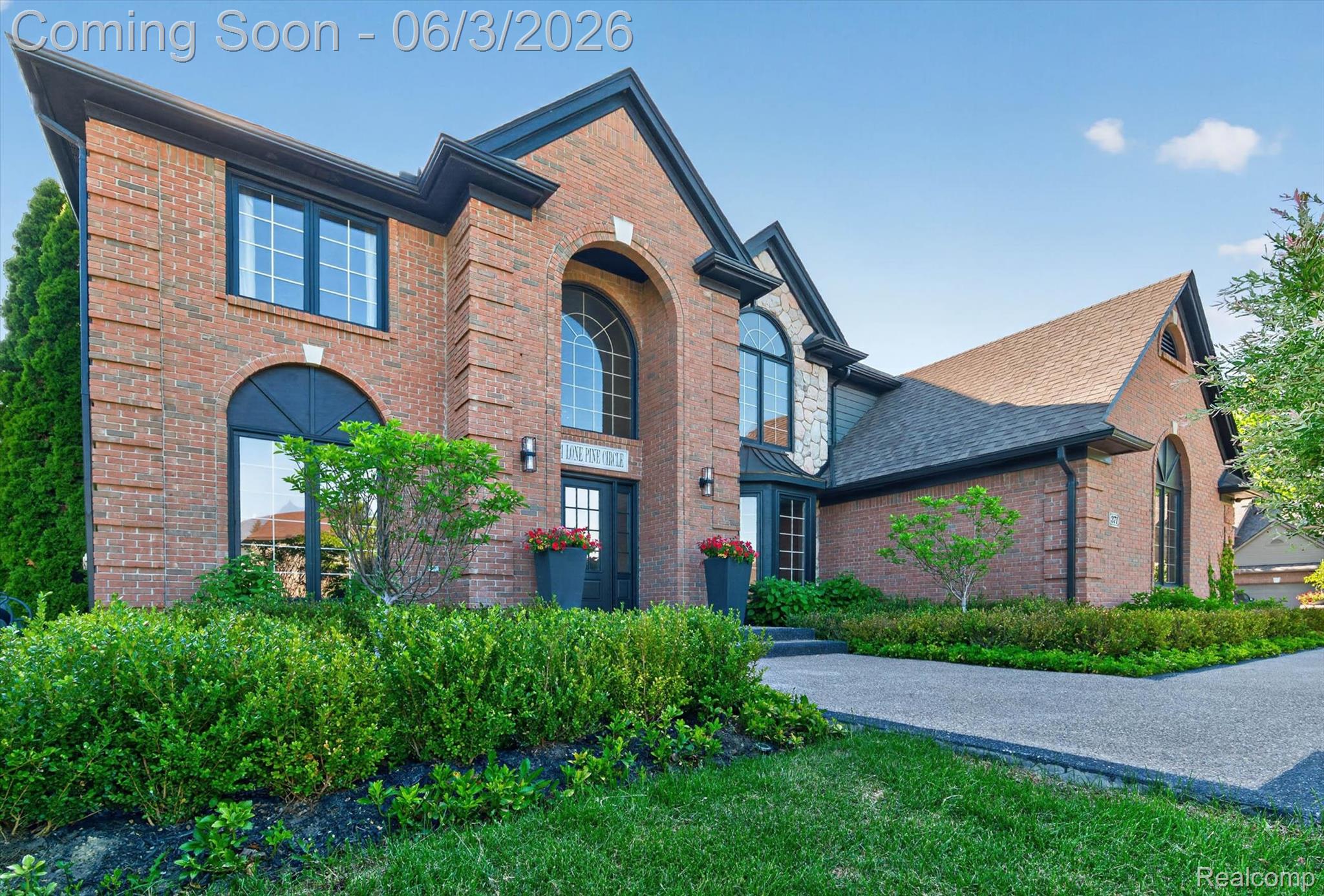 371 Lone Pine Circle