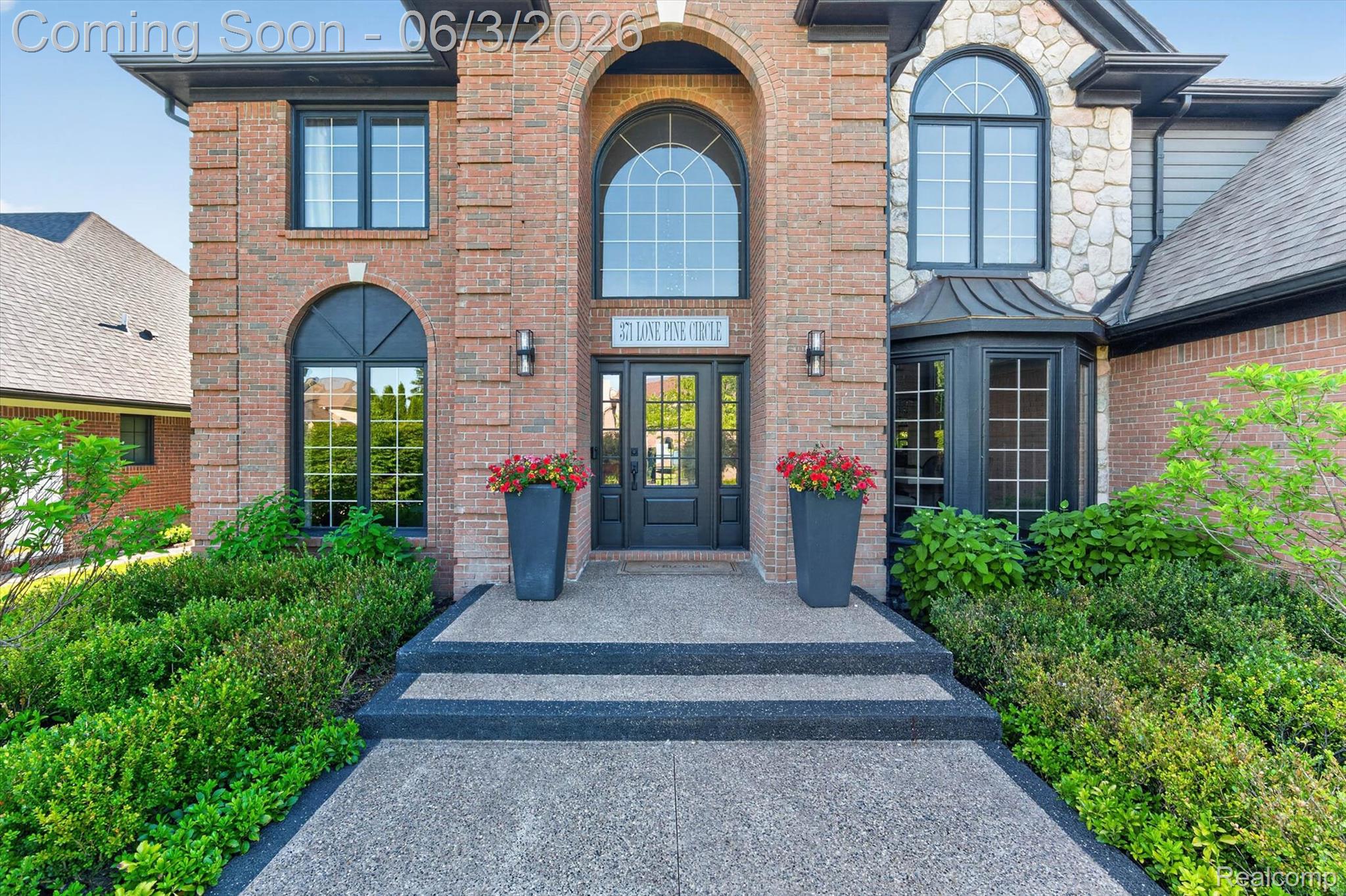 371 Lone Pine Circle